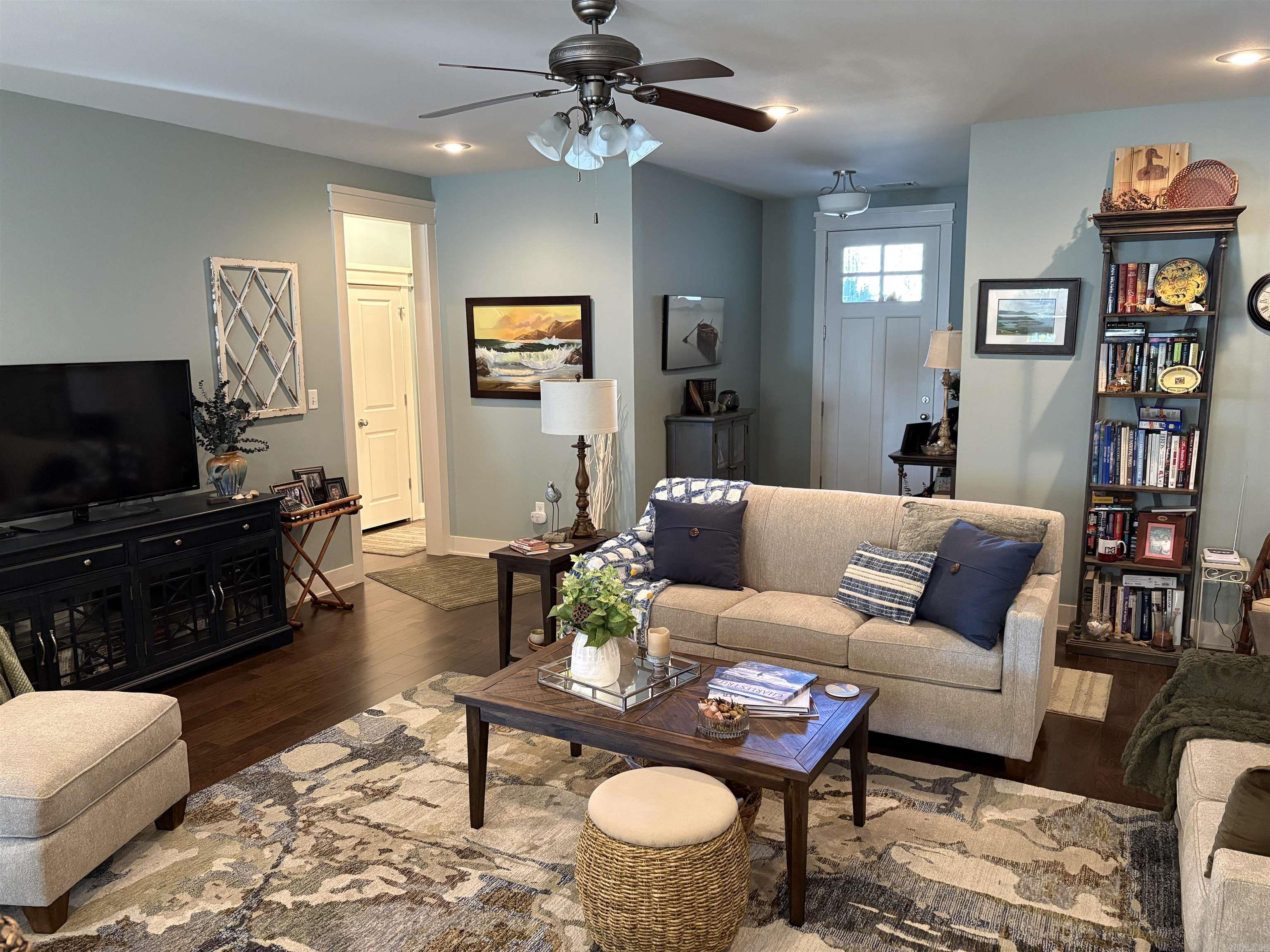 THE COVE - Residential