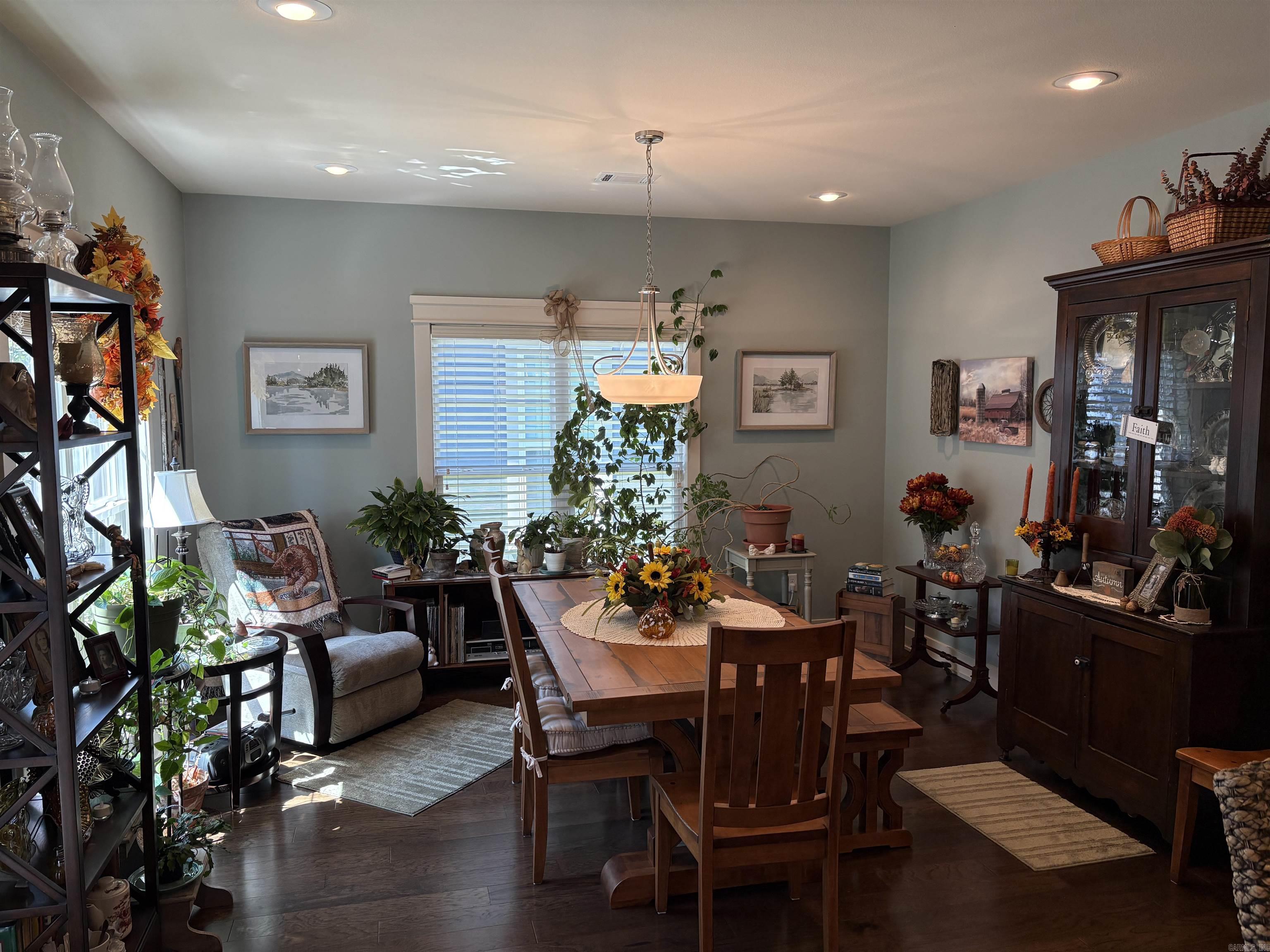 THE COVE - Residential