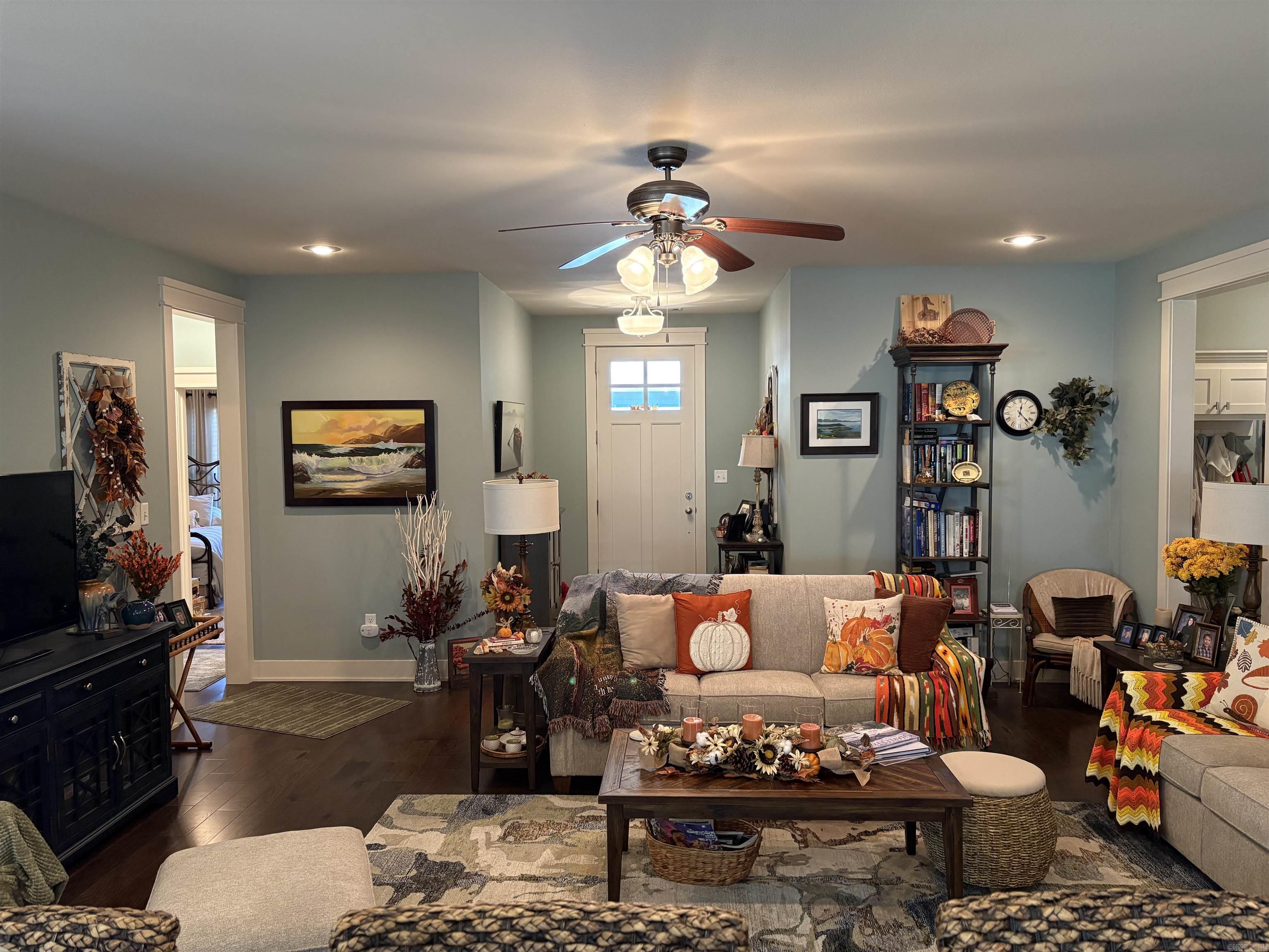 THE COVE - Residential