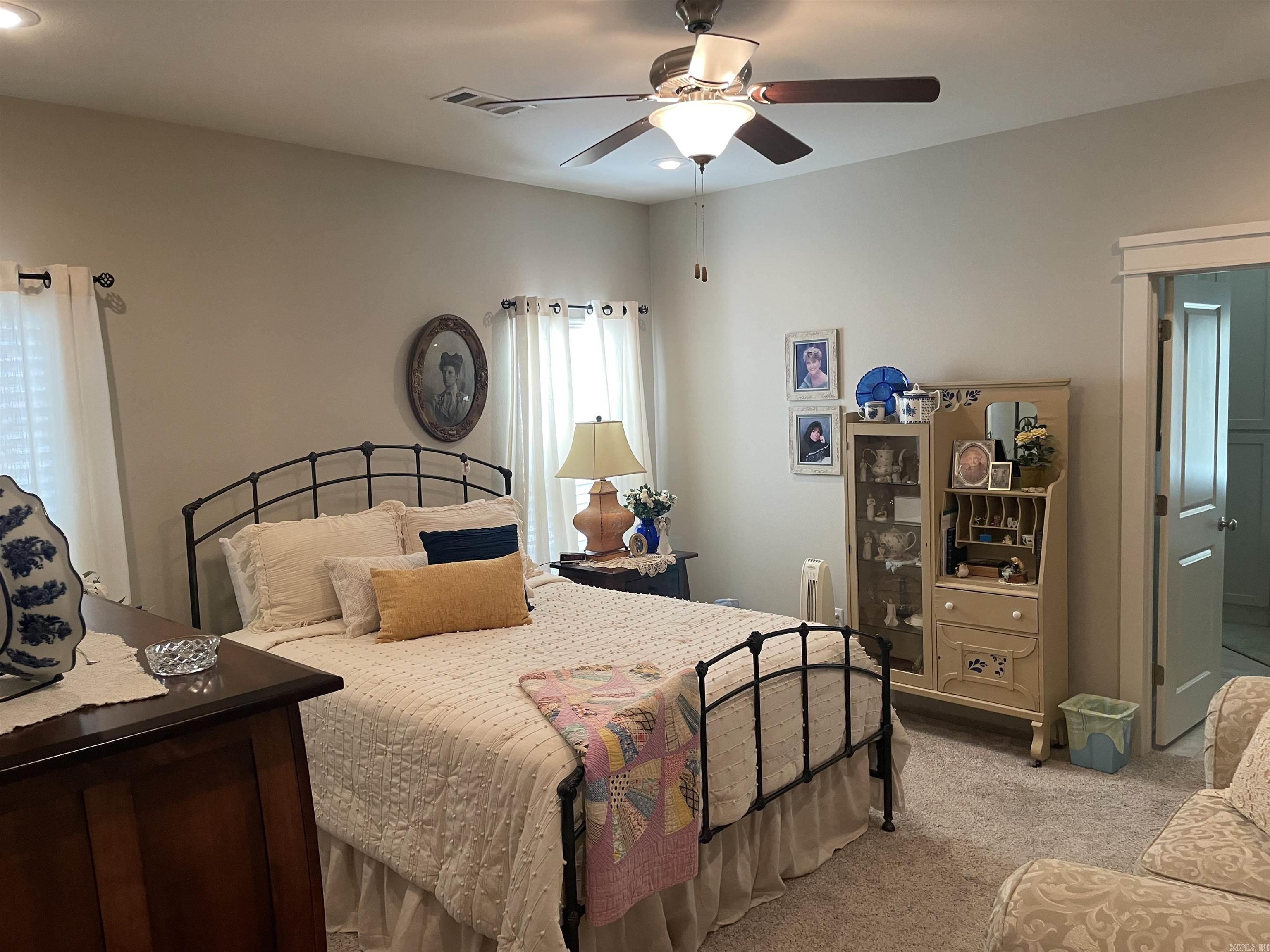 THE COVE - Residential