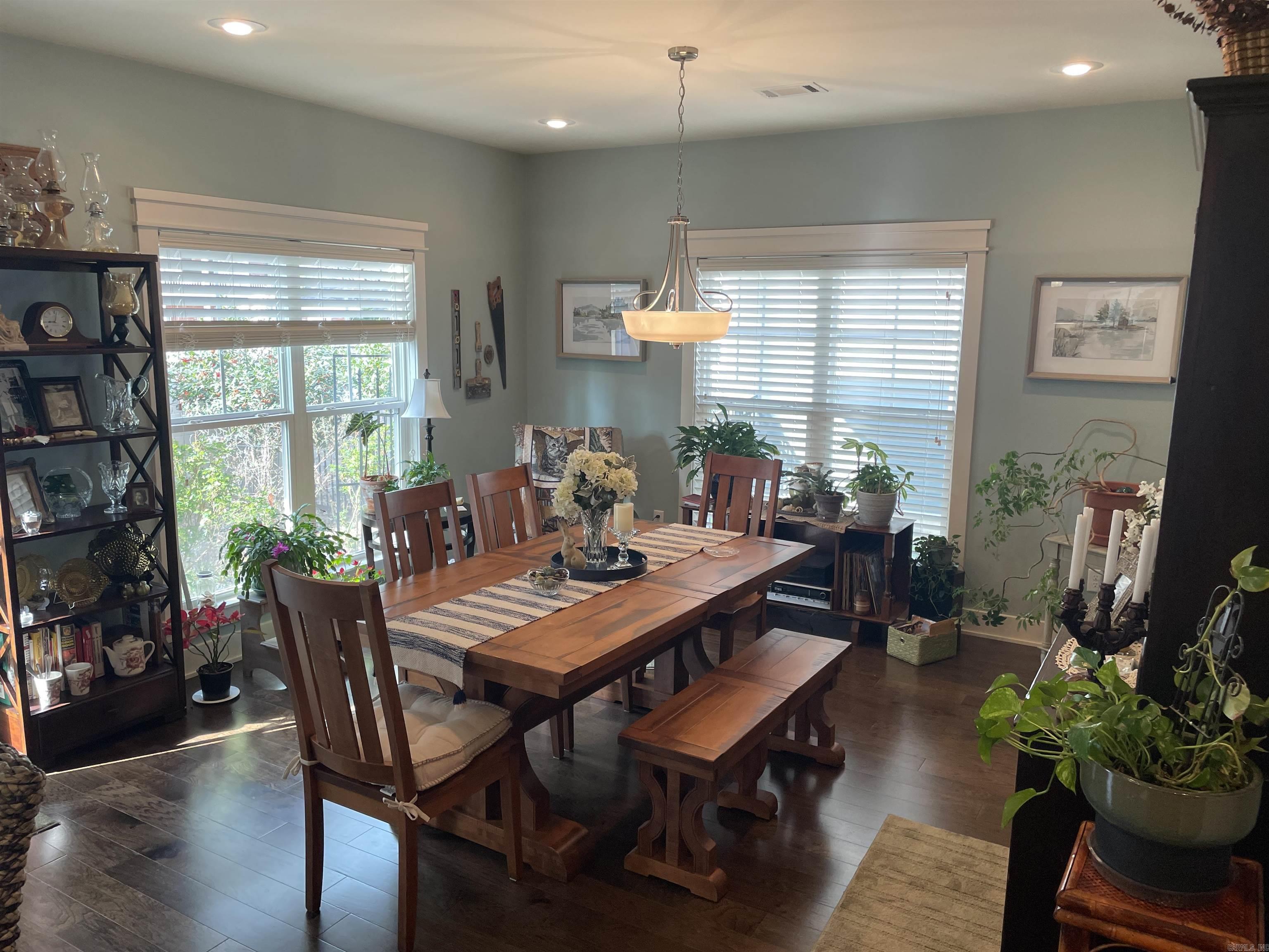 THE COVE - Residential