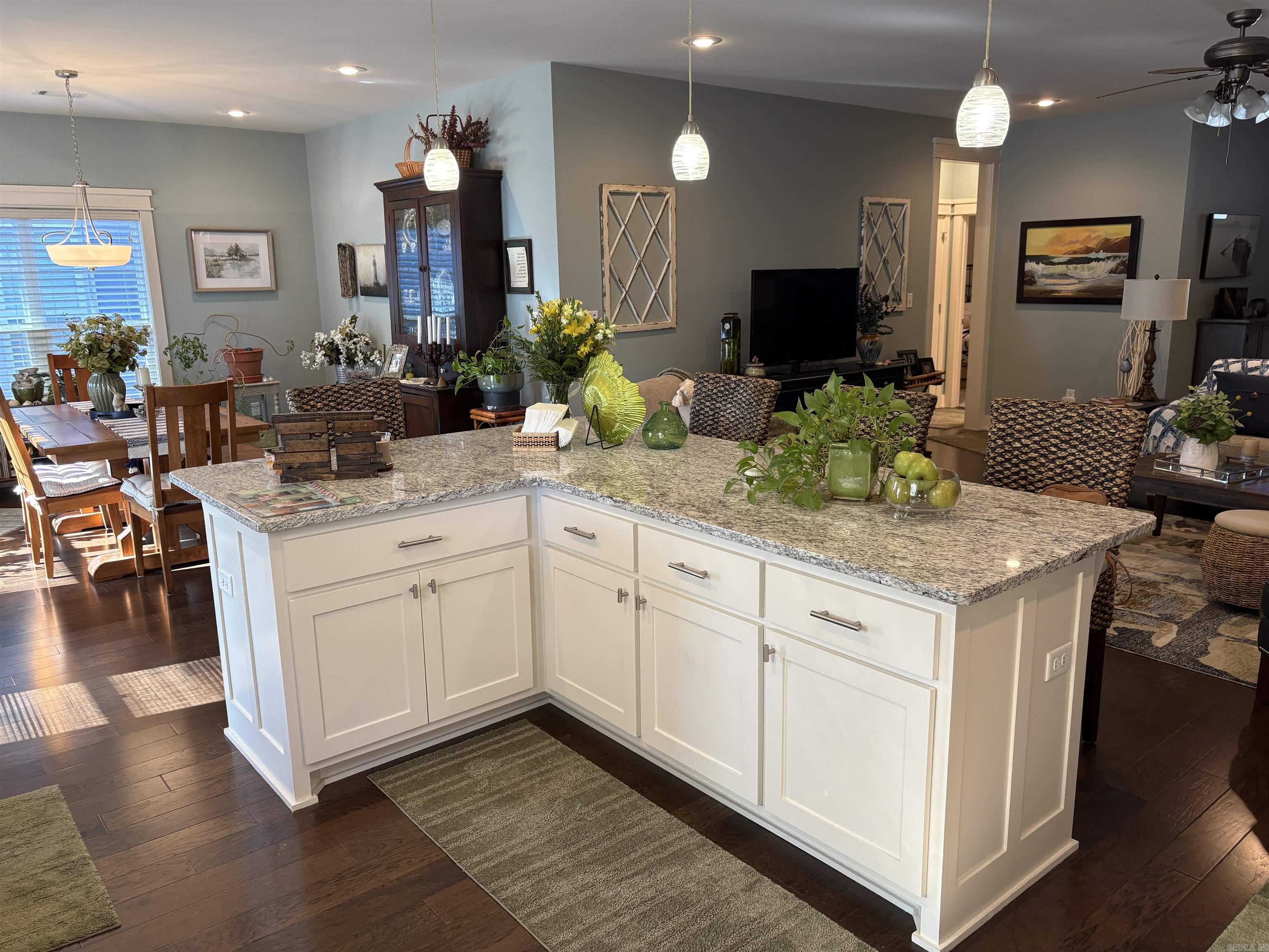 THE COVE - Residential