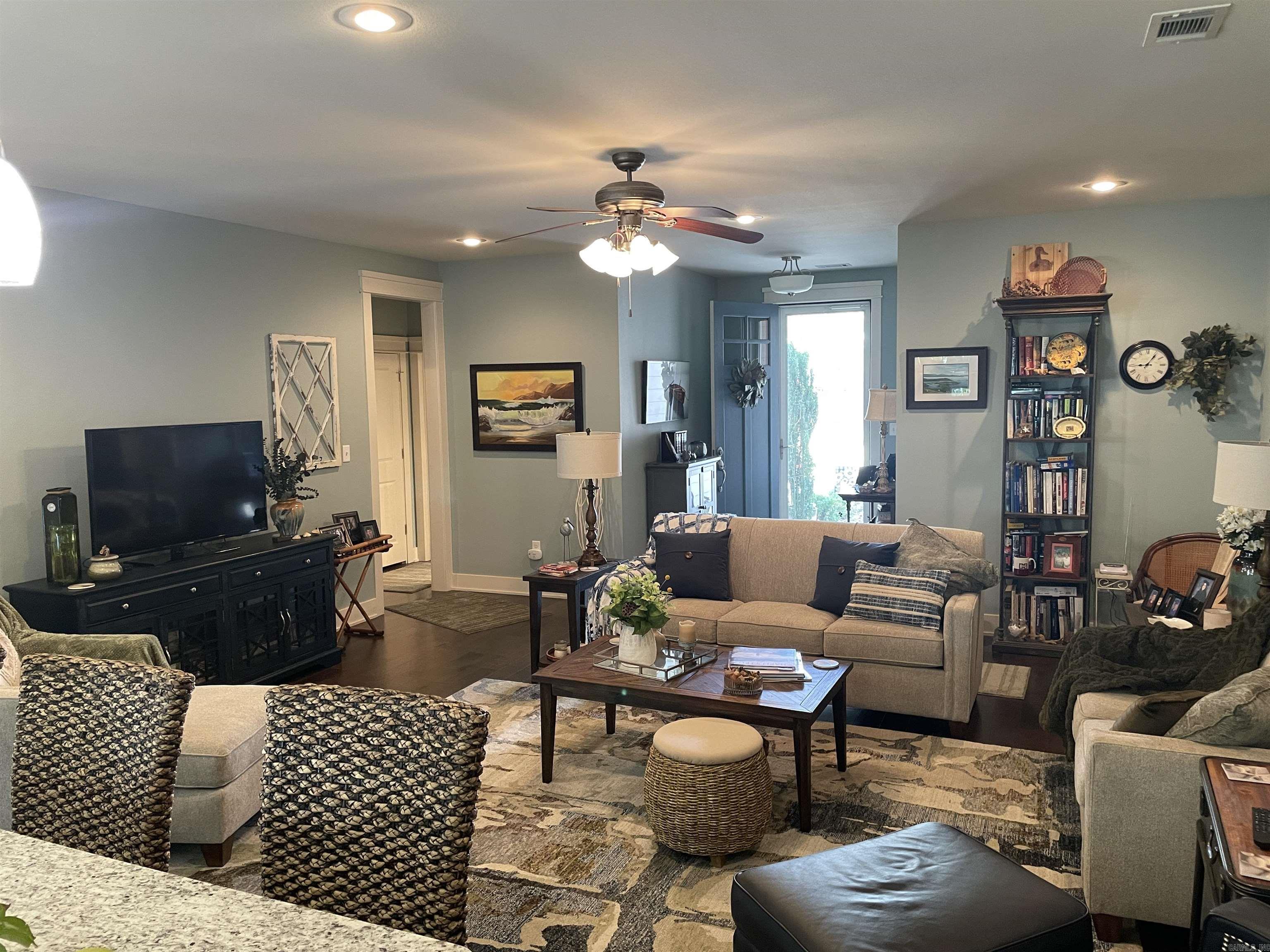 THE COVE - Residential