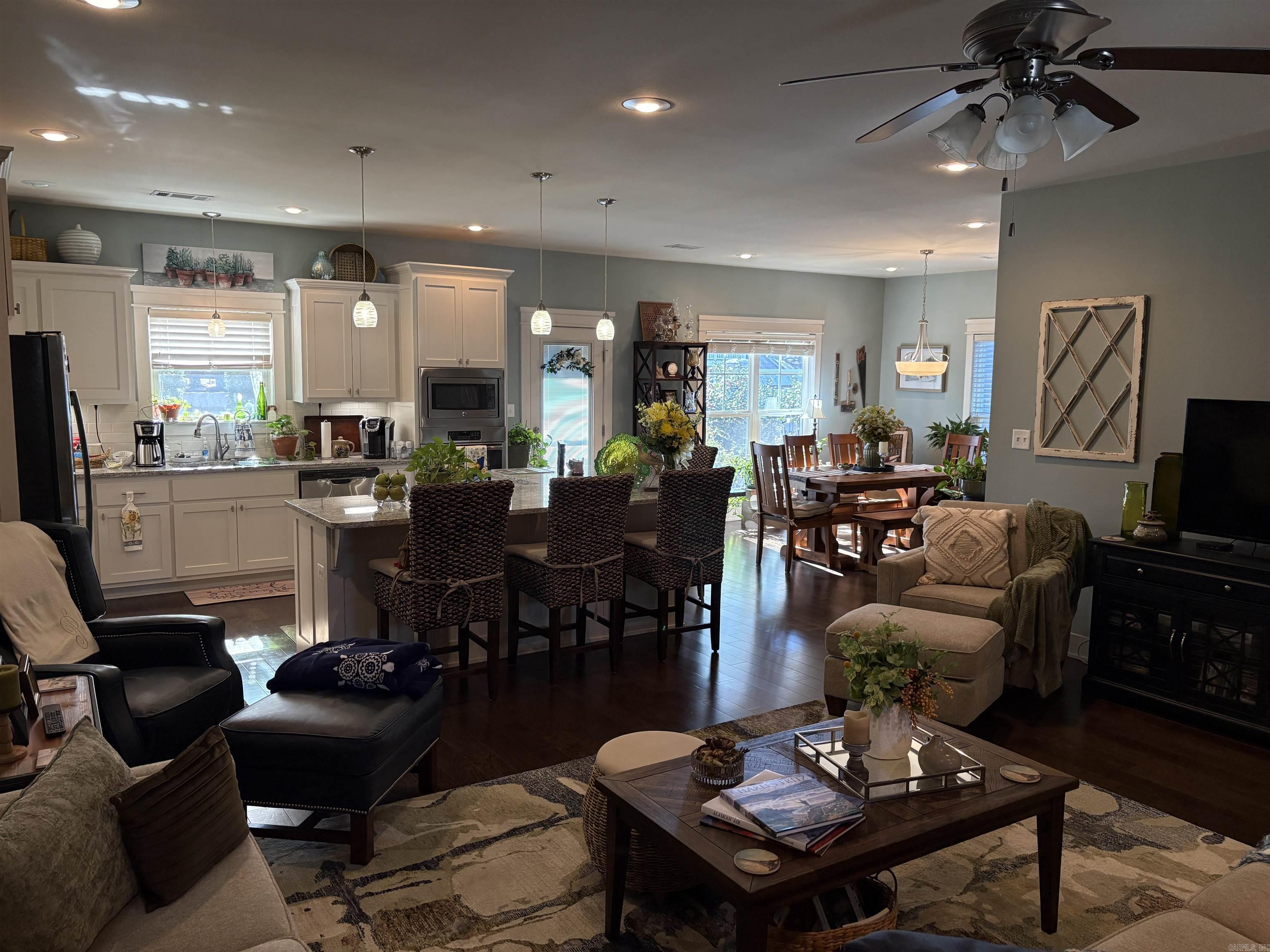 THE COVE - Residential