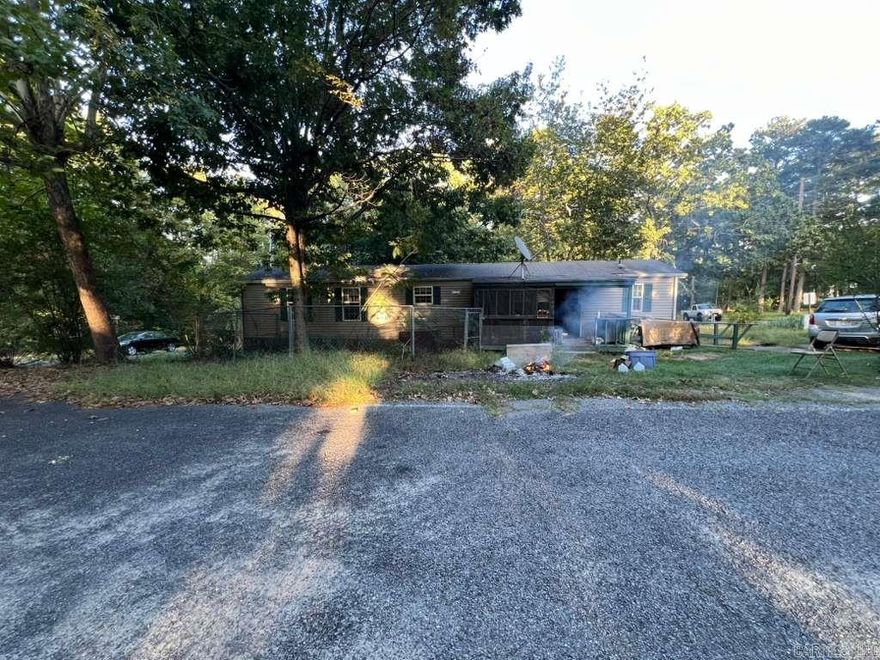 2000 year built home on over a quarter acre!! Great property with plenty of potential and ready for your personal touch! This home is perfect for those eager to apply some TLC and creative vision to make it truly shine. Ideal for a Family looking to craft their dream space to create many lasting memories! Don't miss this chance to transform a gem into your masterpiece!