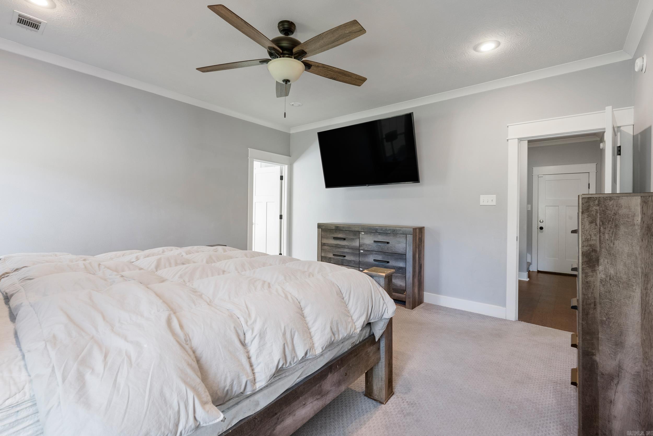 CASTLEPINES - Residential