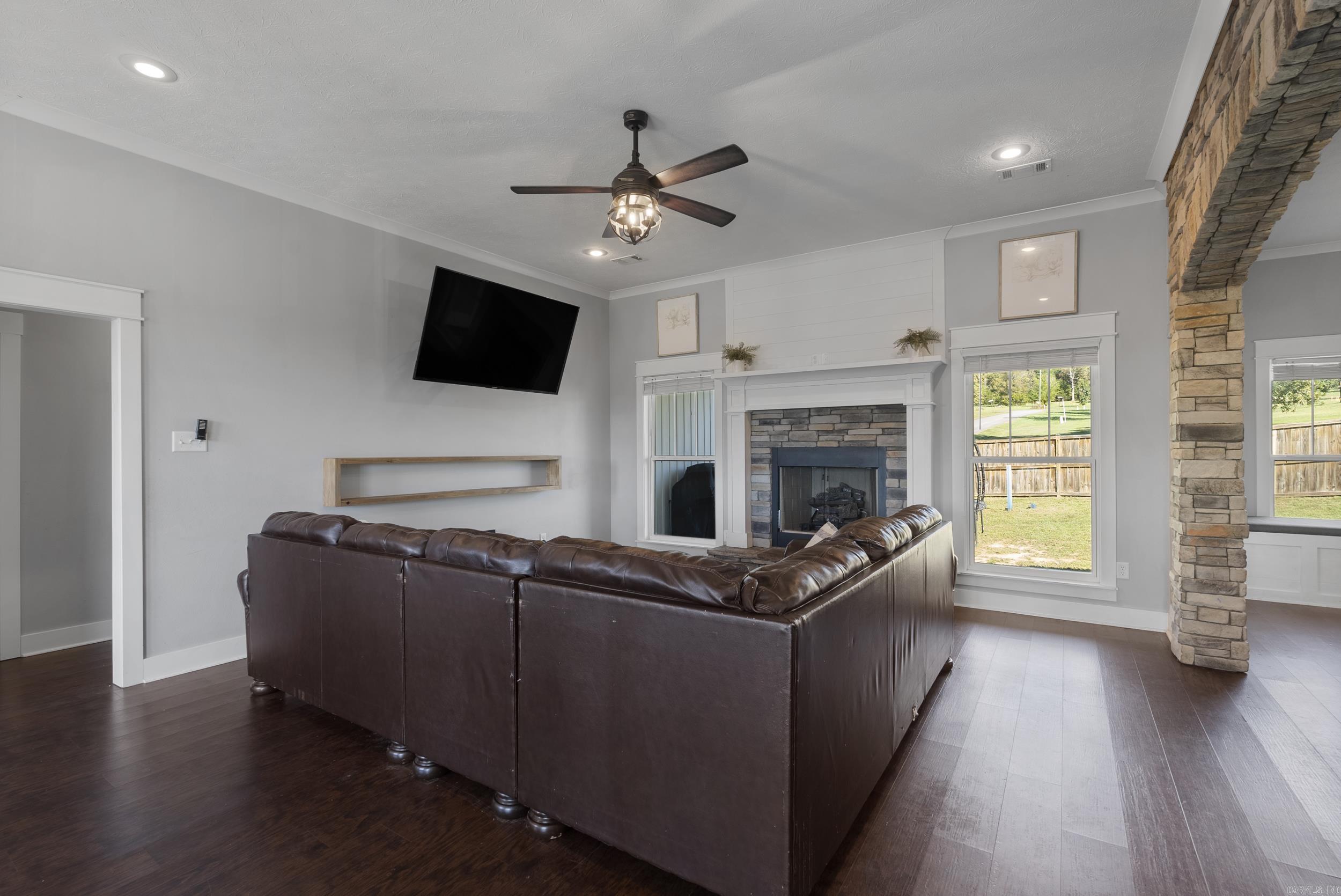 CASTLEPINES - Residential