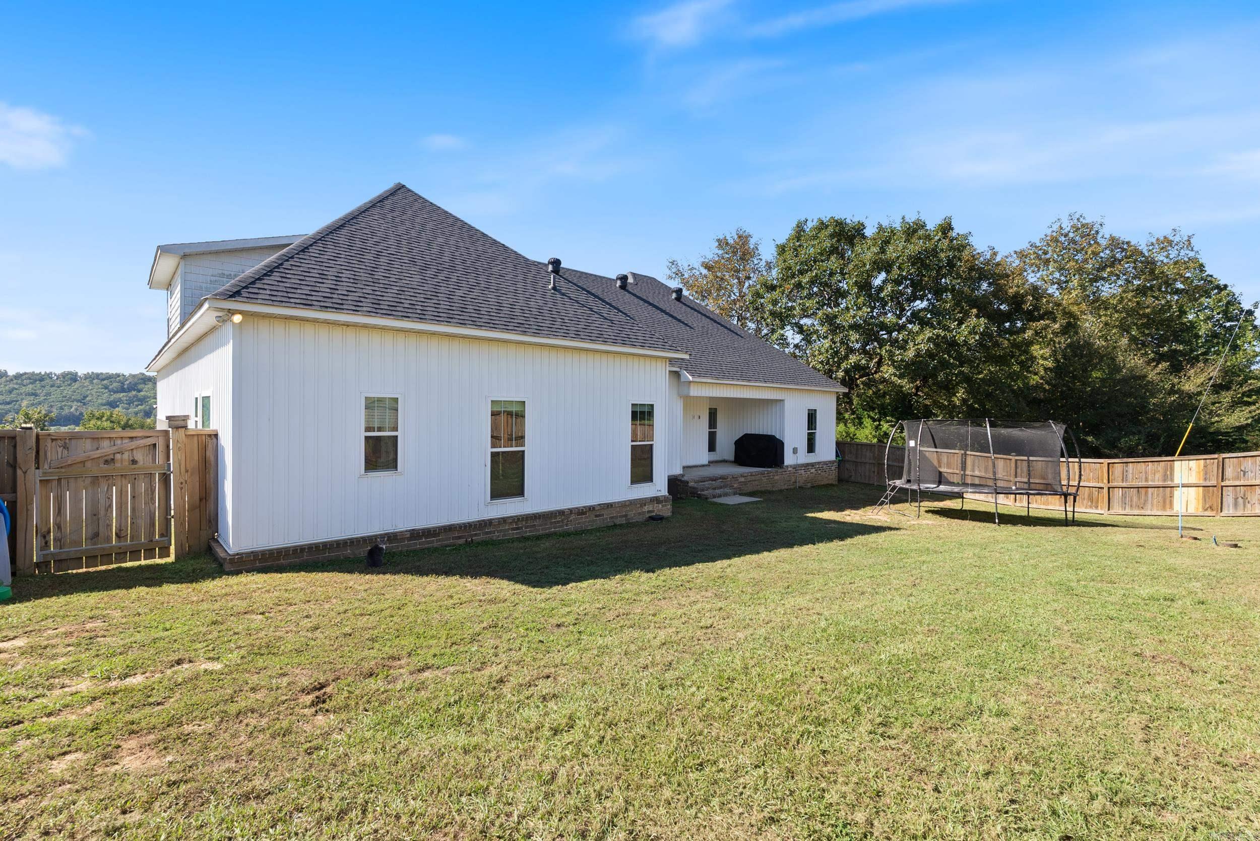 CASTLEPINES - Residential