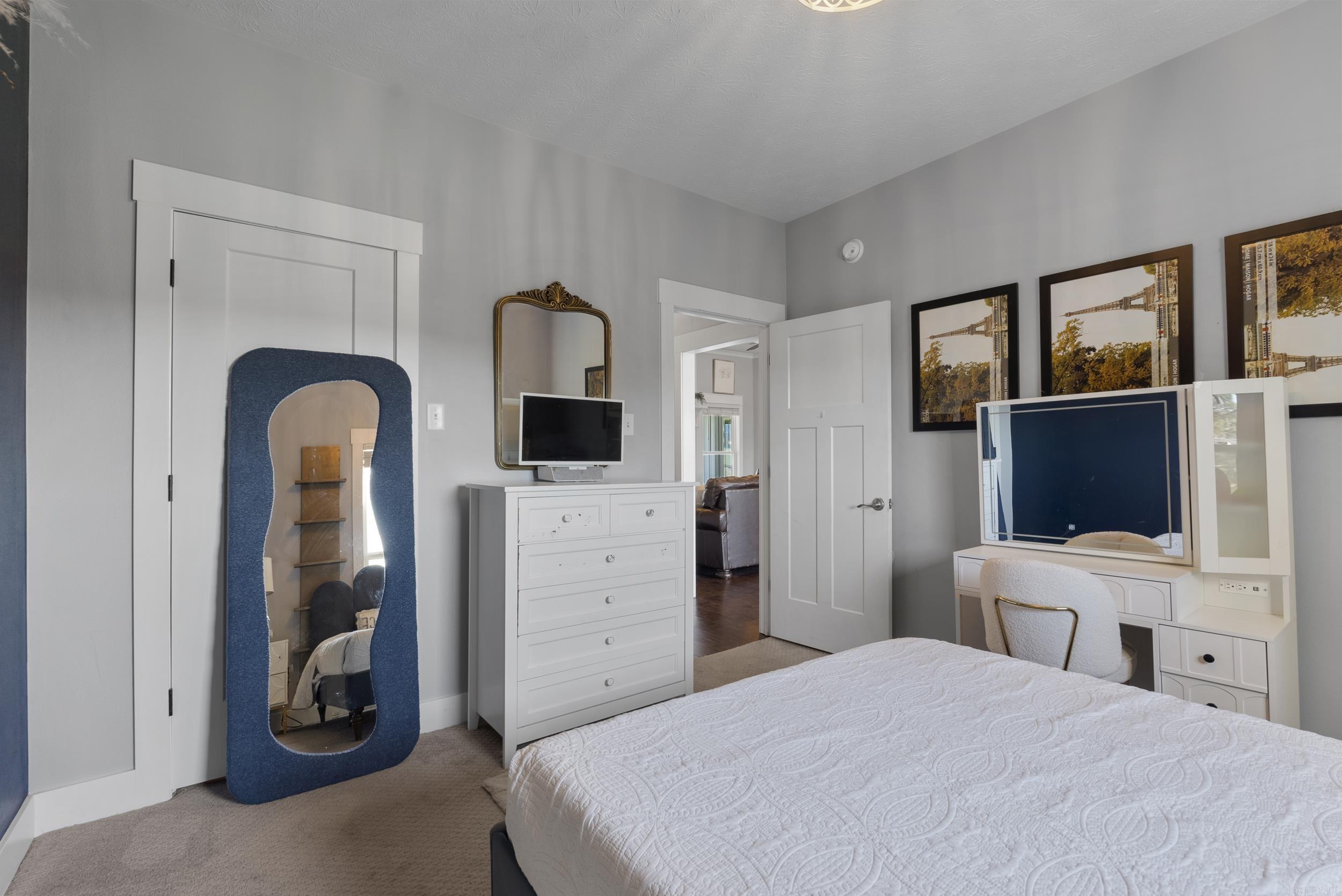 CASTLEPINES - Residential