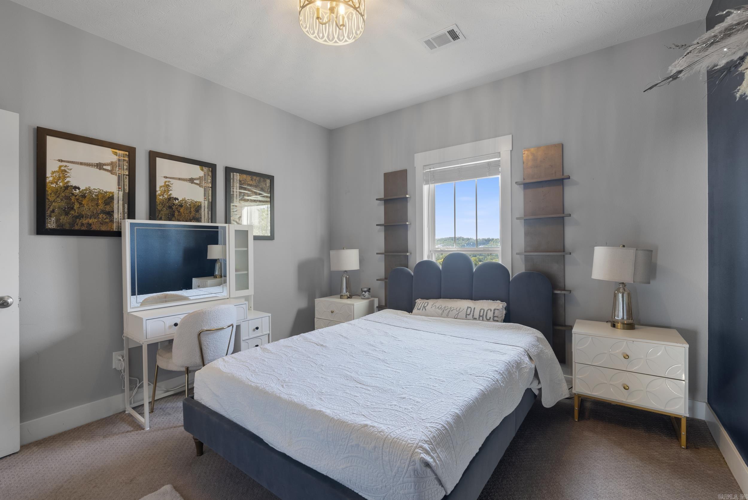CASTLEPINES - Residential