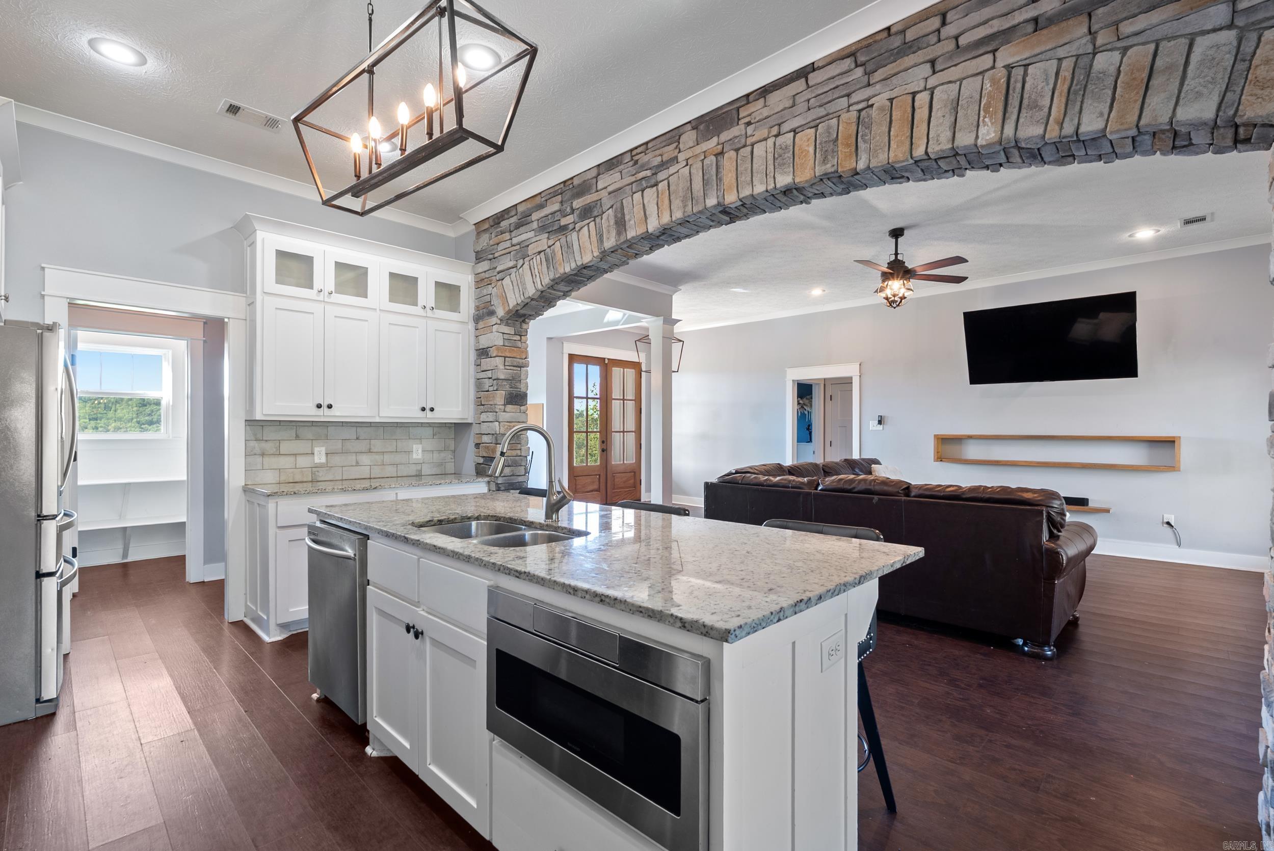 CASTLEPINES - Residential