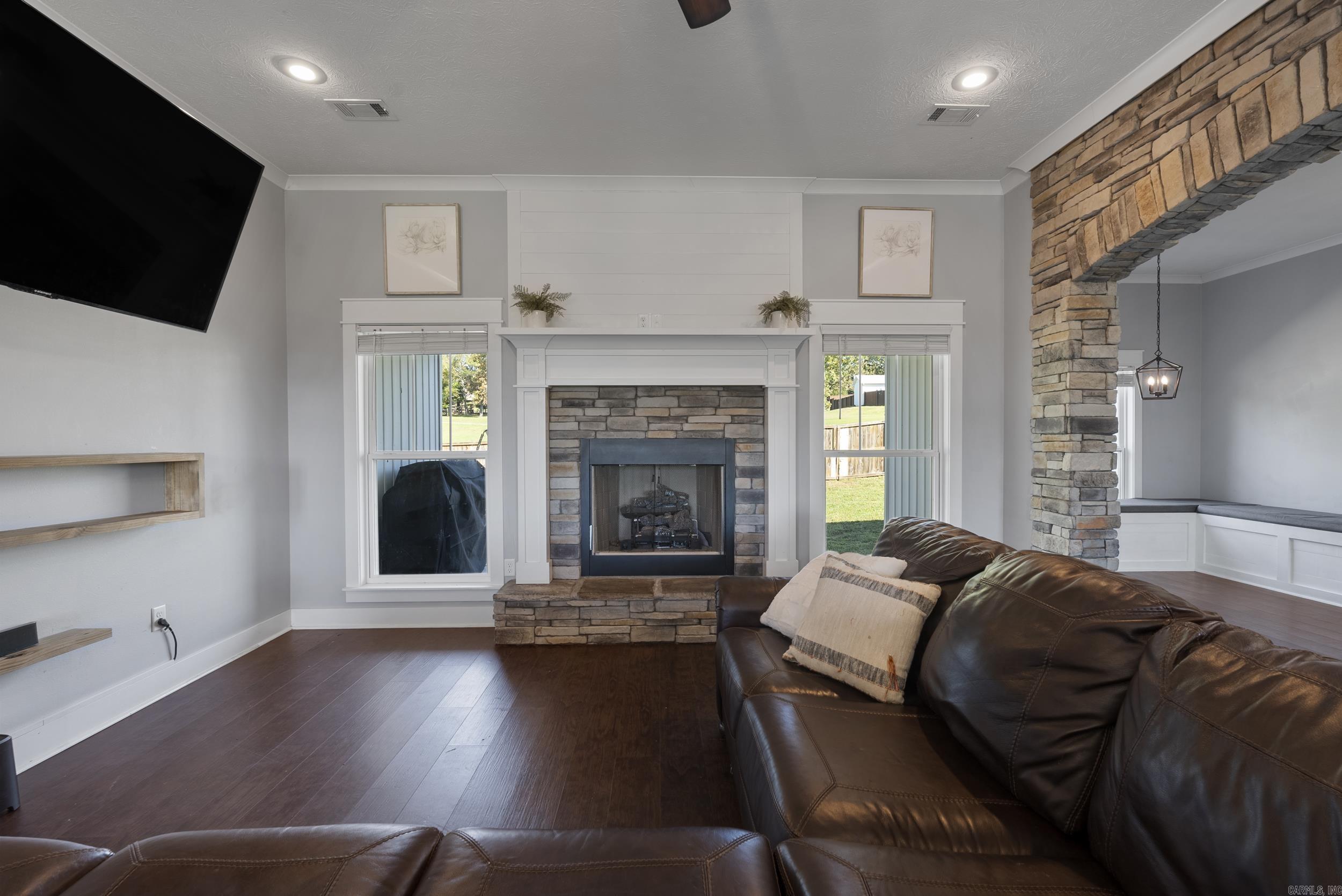 CASTLEPINES - Residential