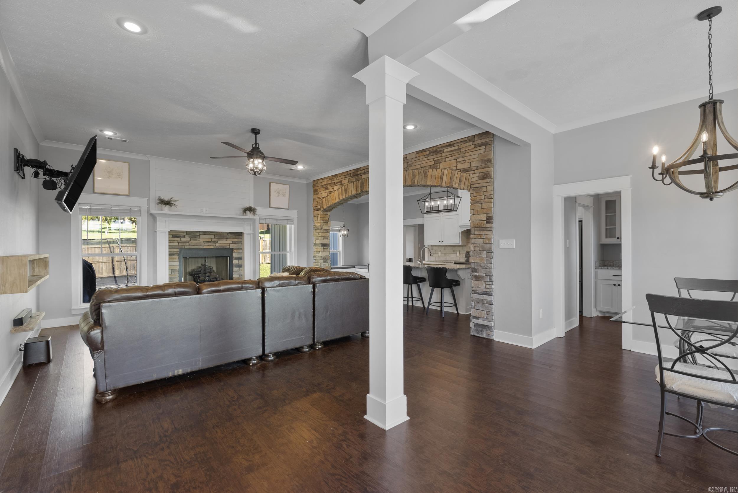 CASTLEPINES - Residential