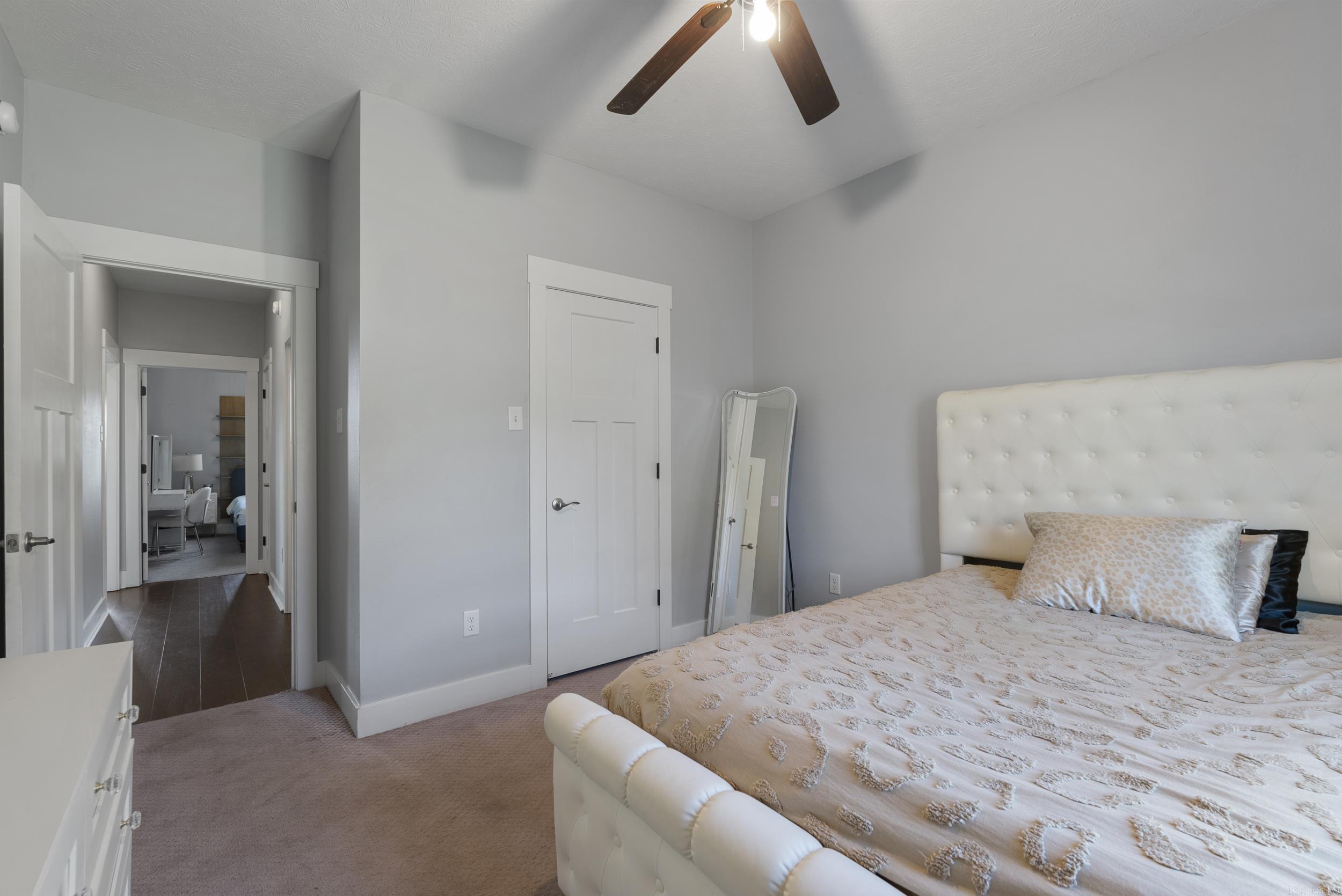 CASTLEPINES - Residential