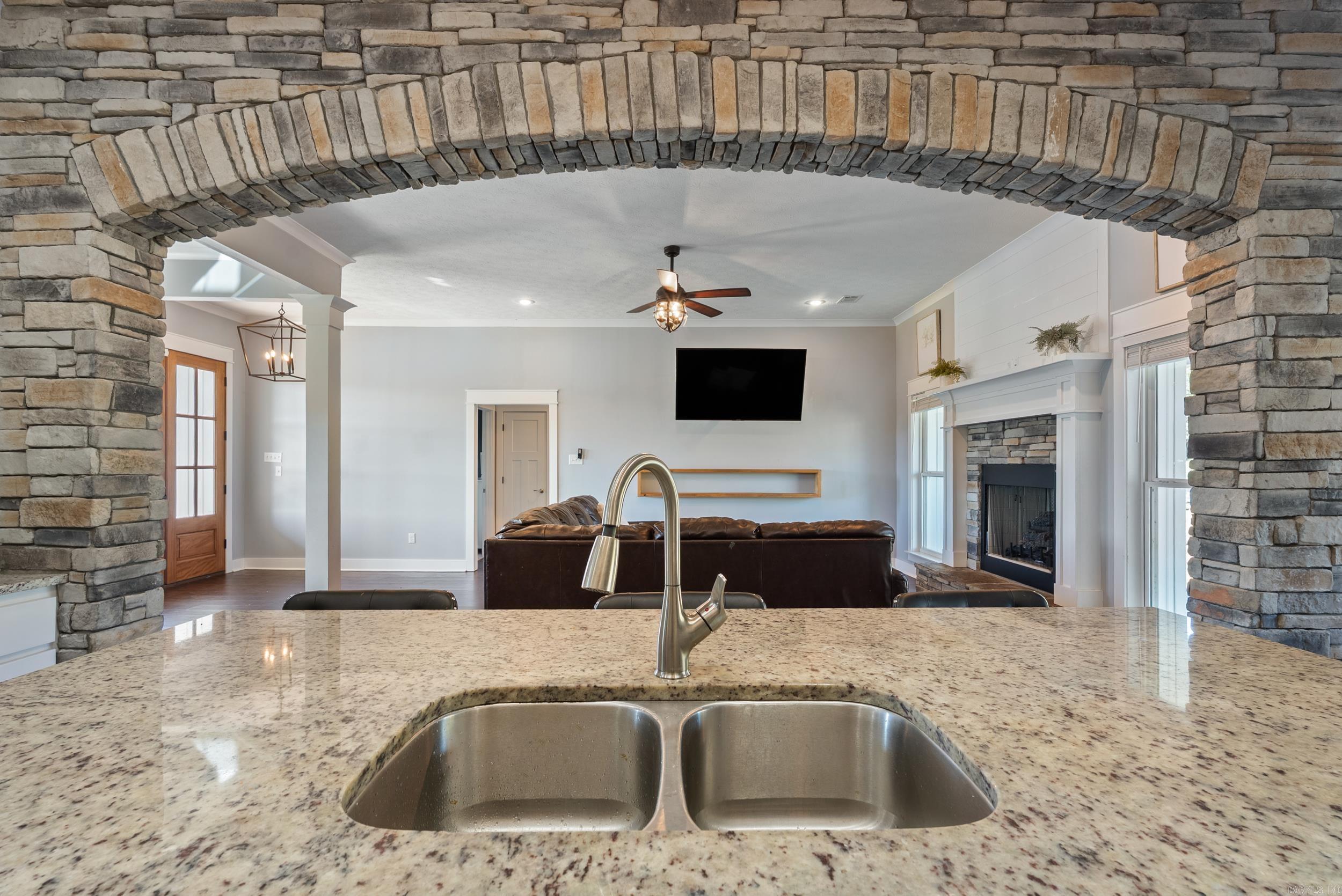 CASTLEPINES - Residential