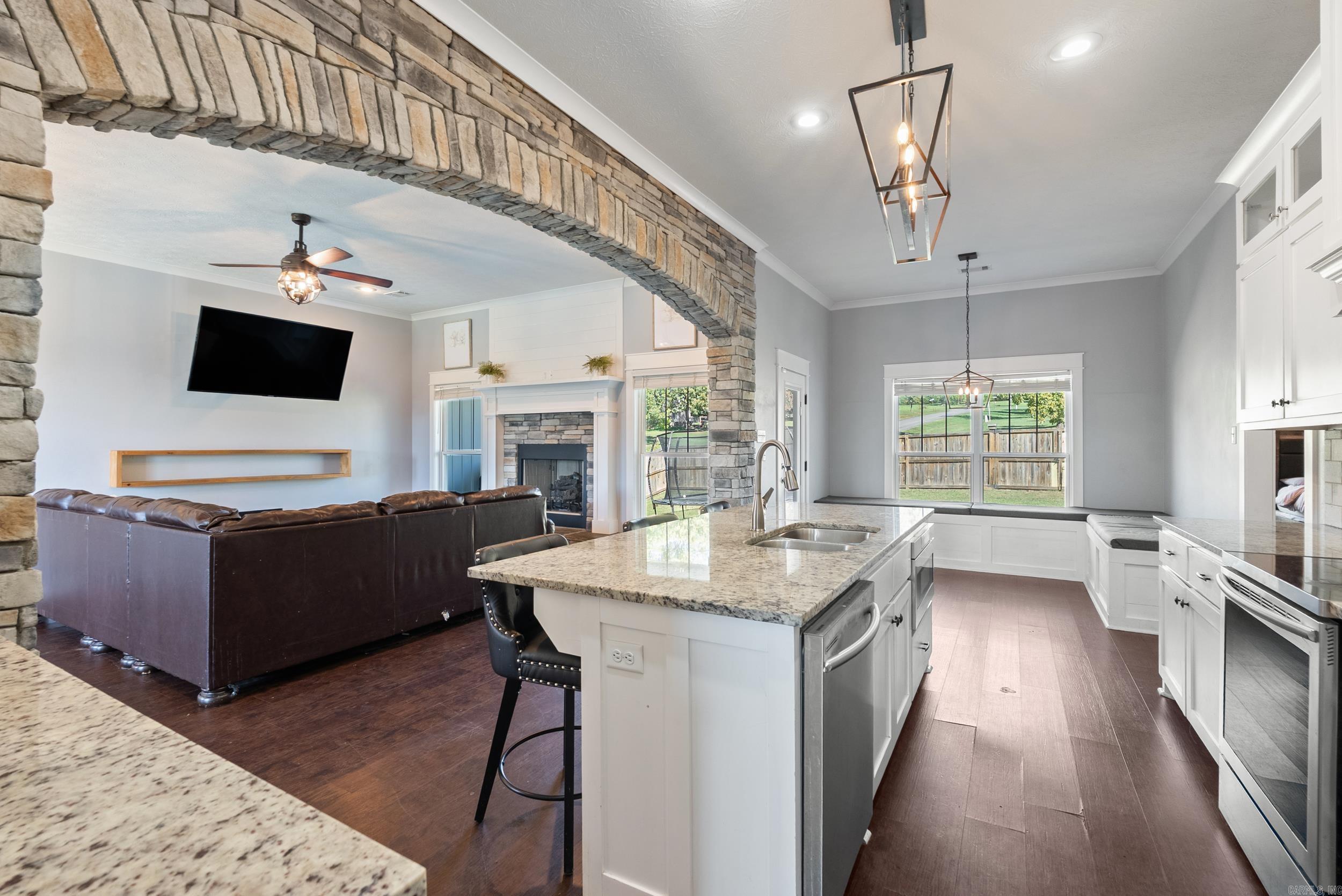CASTLEPINES - Residential