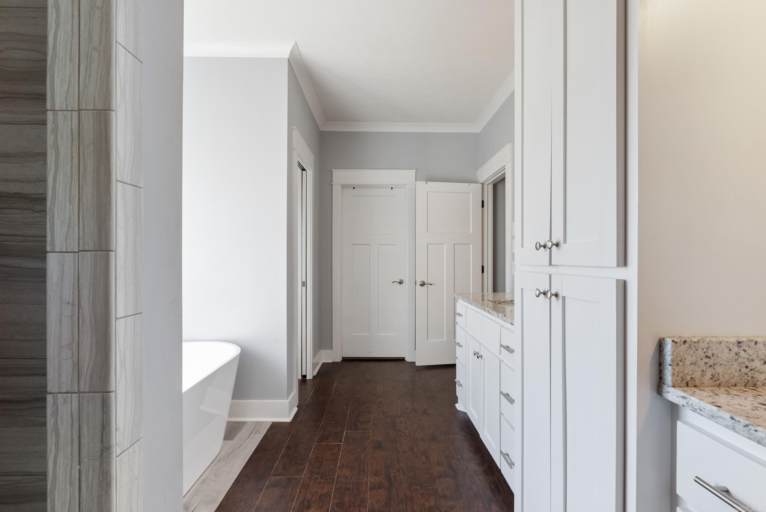 CASTLEPINES - Residential