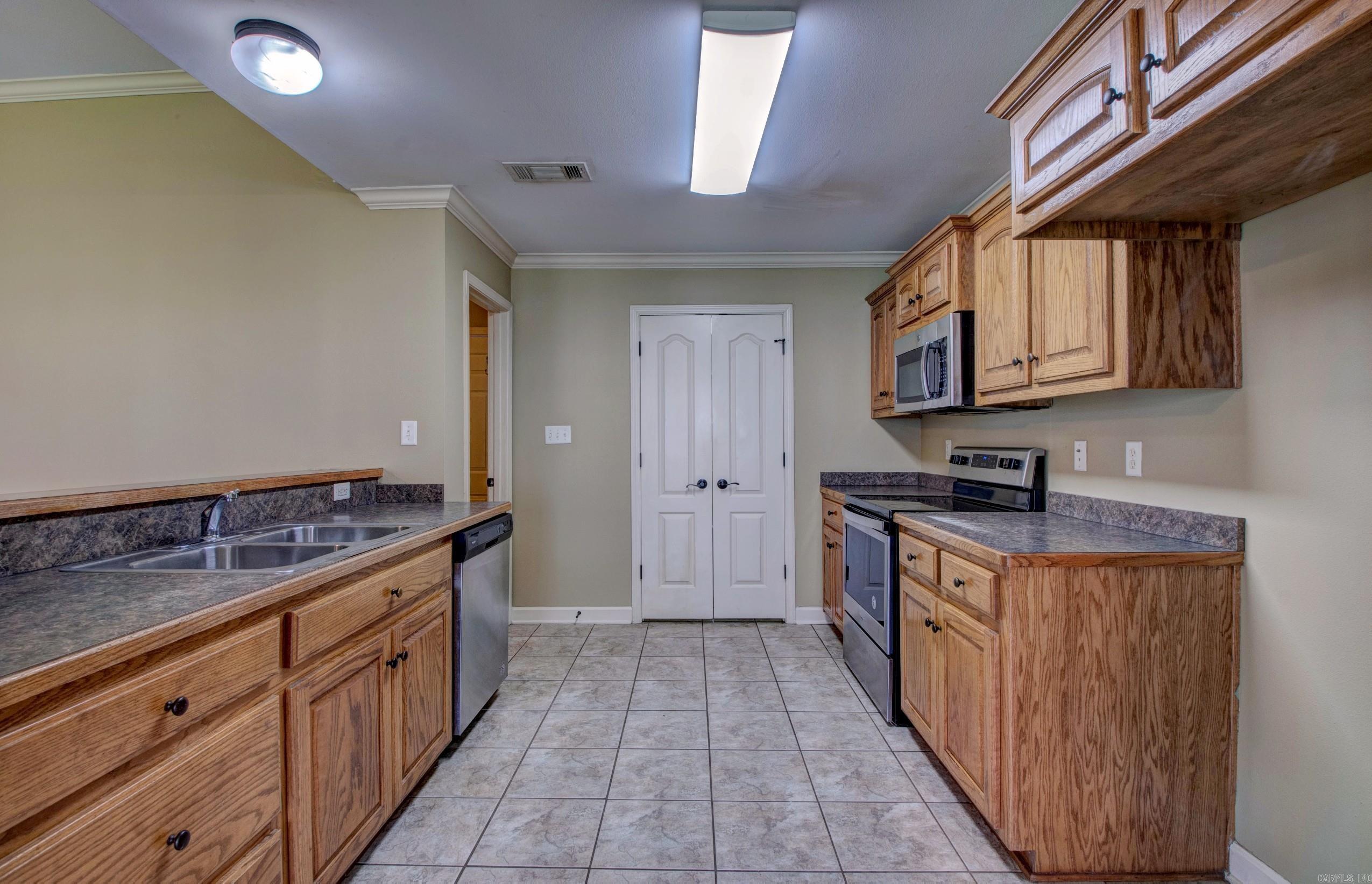 THE OAKS - Residential