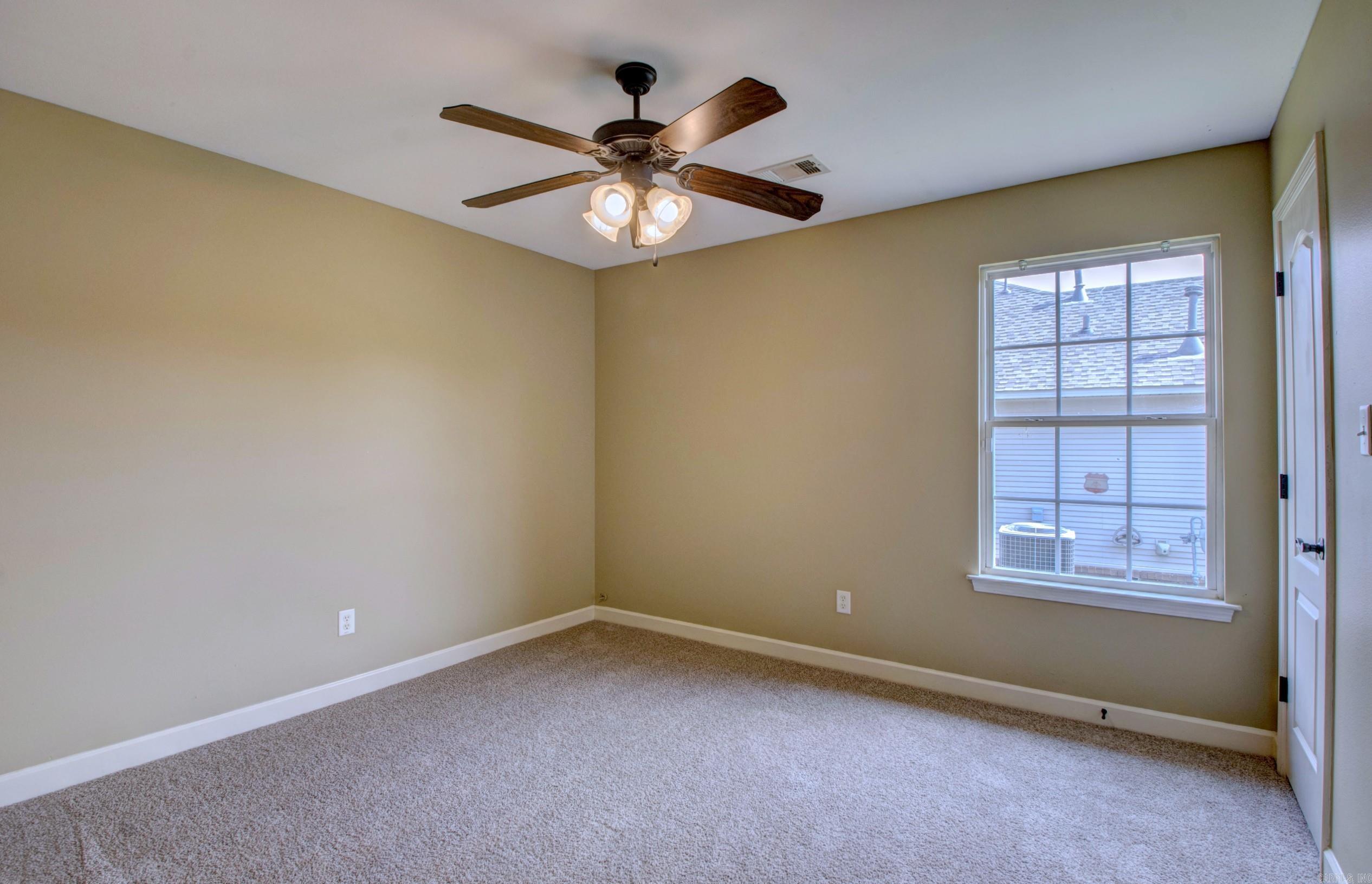 THE OAKS - Residential