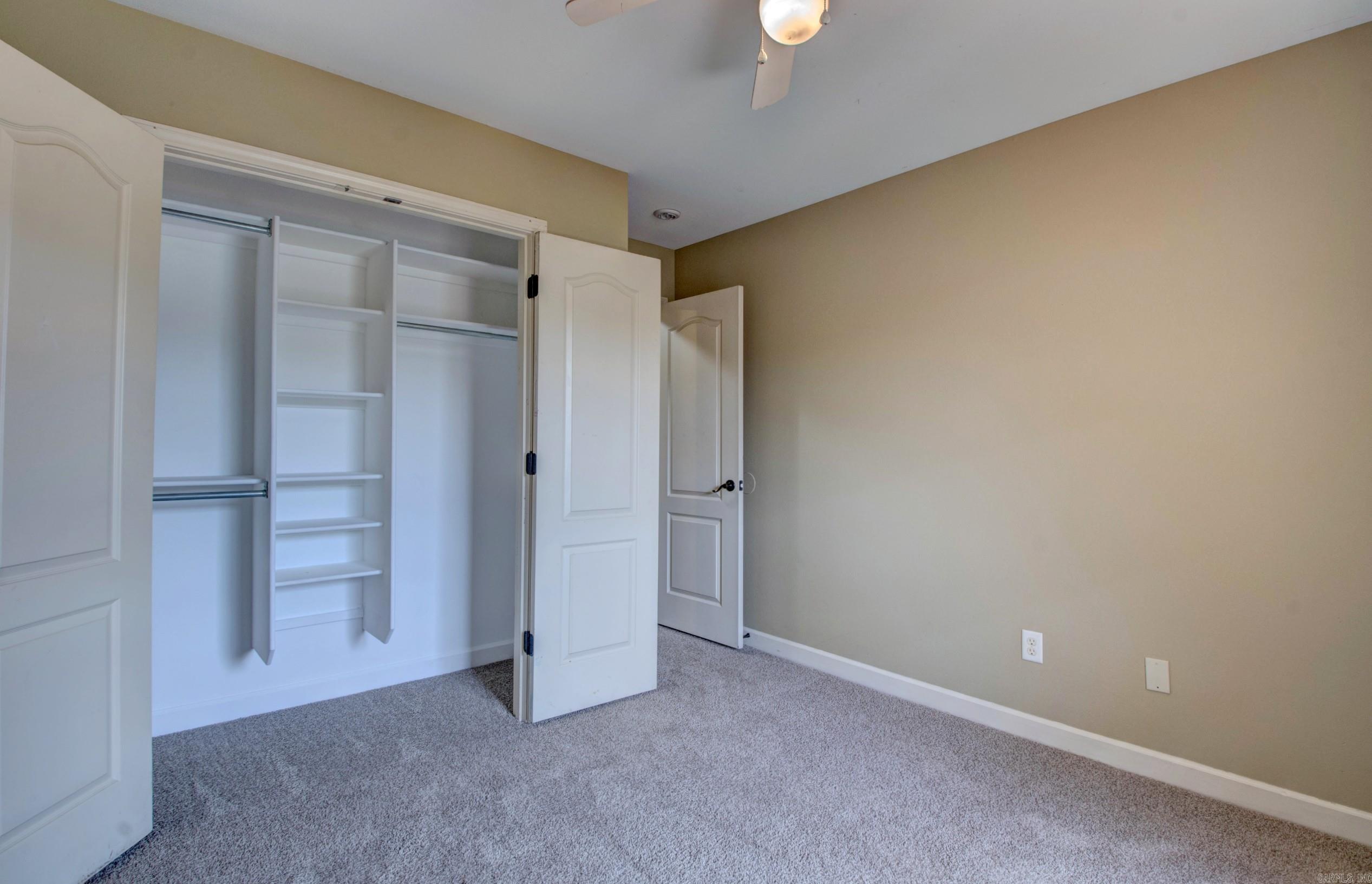 THE OAKS - Residential