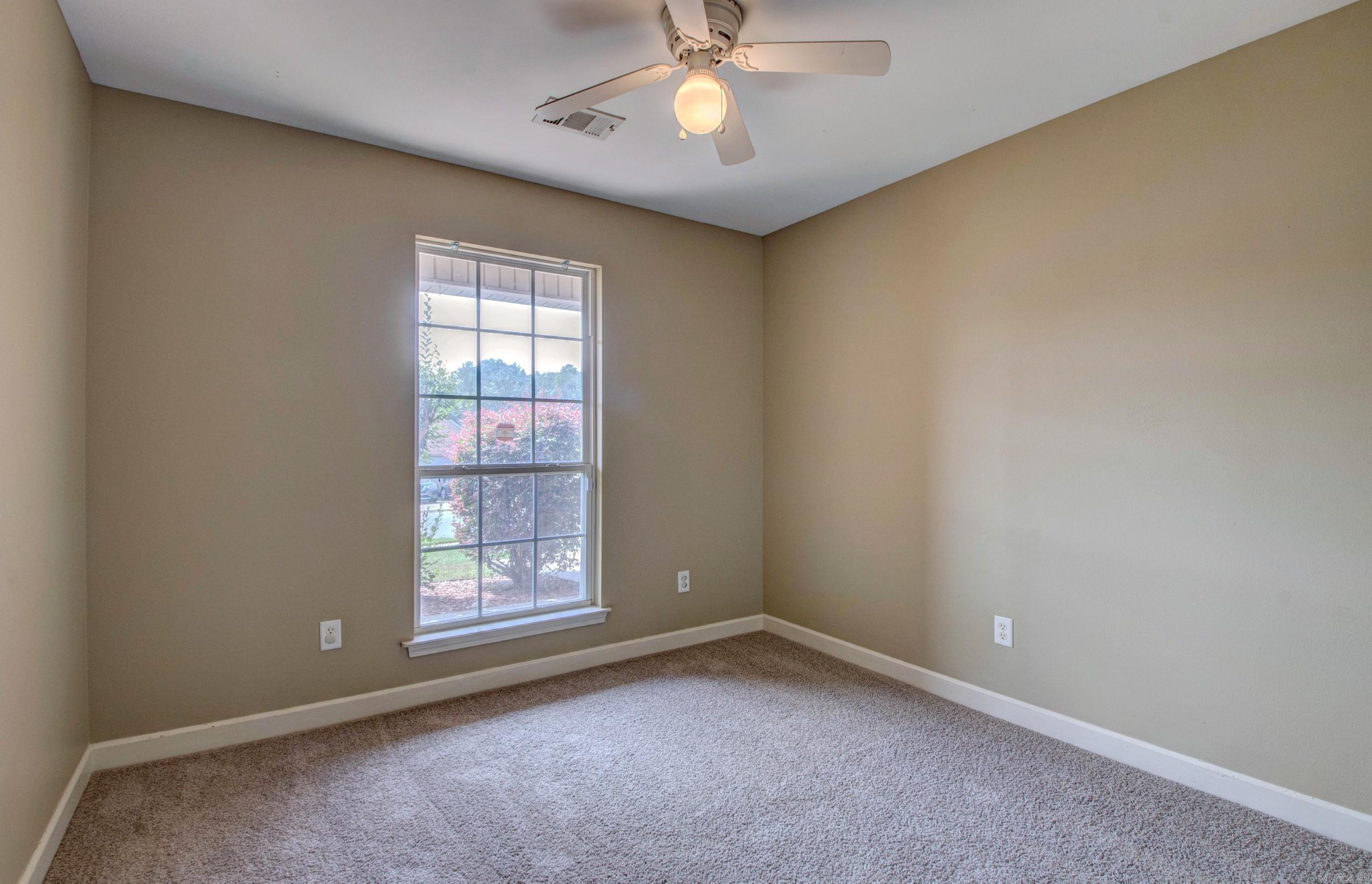 THE OAKS - Residential