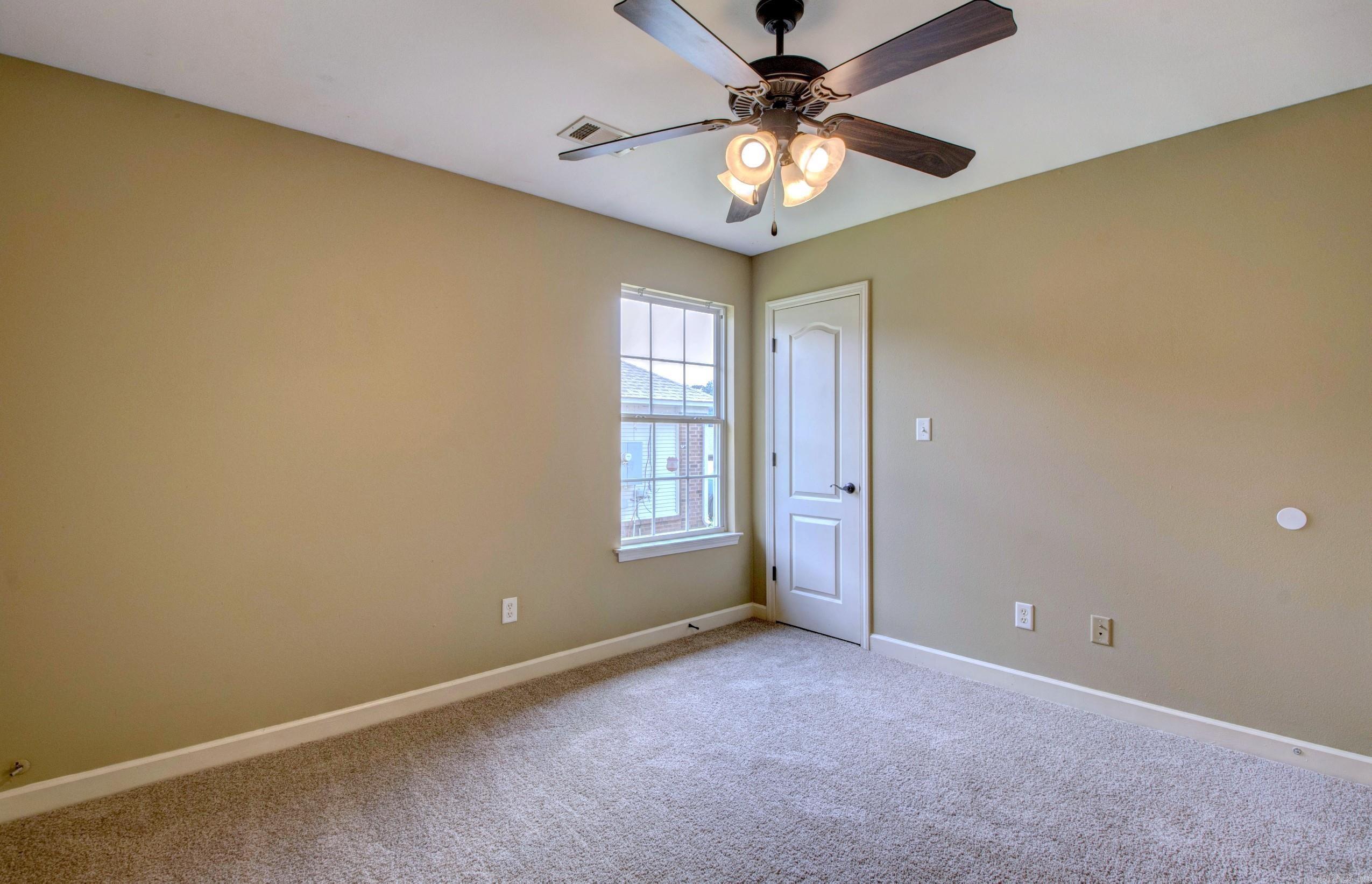 THE OAKS - Residential