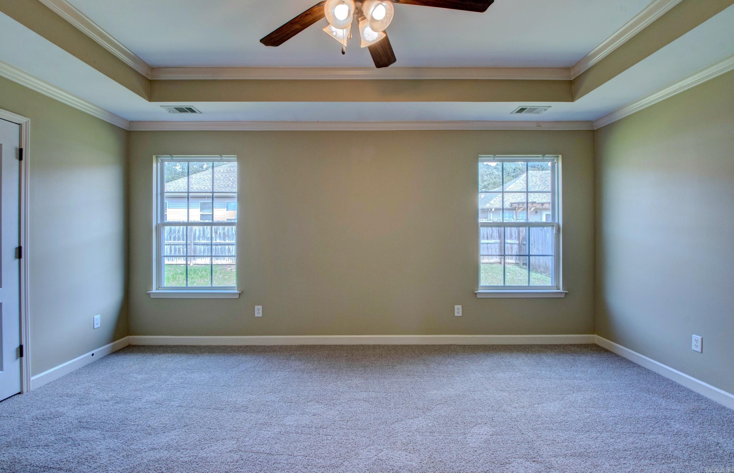 THE OAKS - Residential