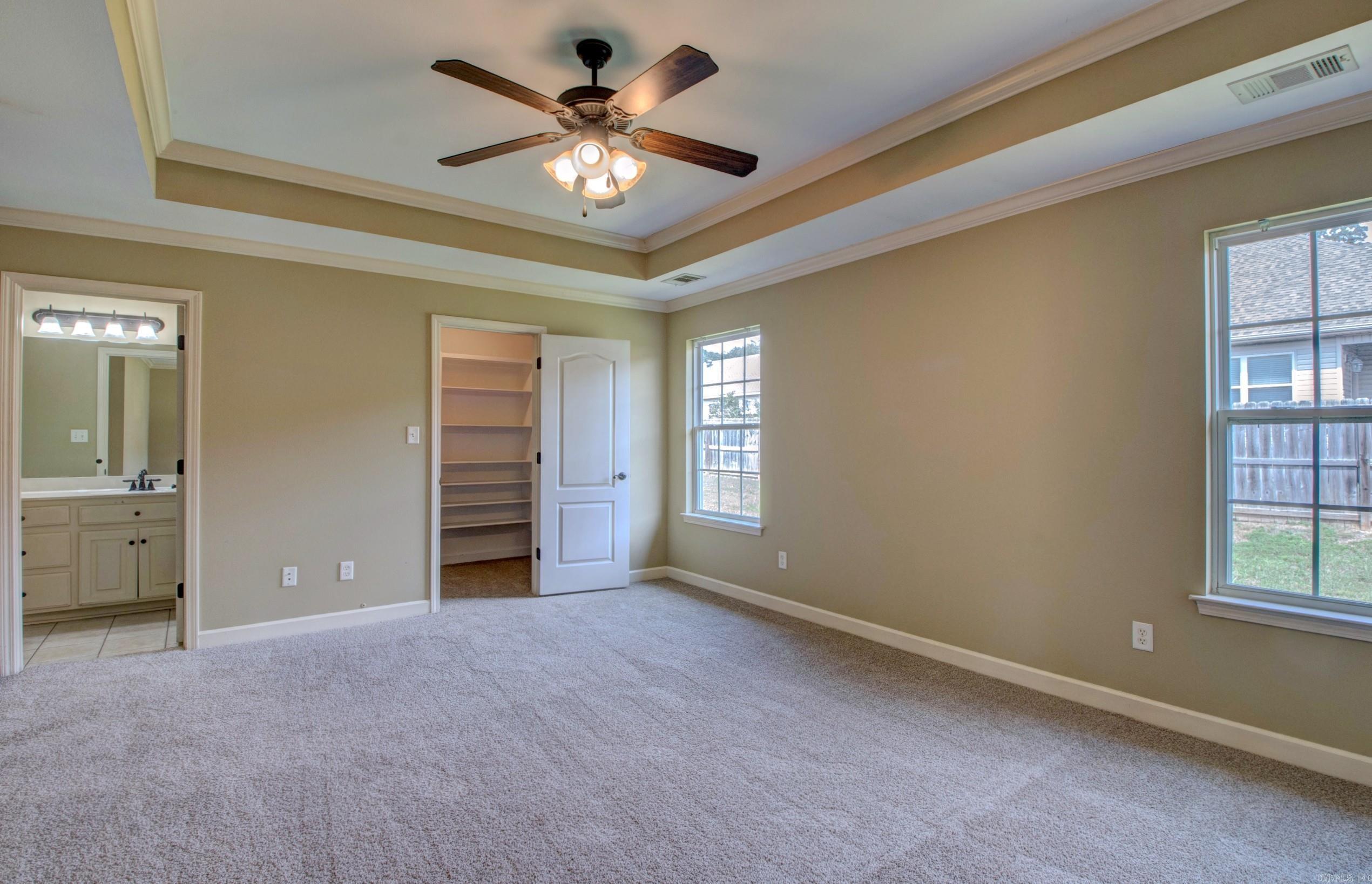 THE OAKS - Residential