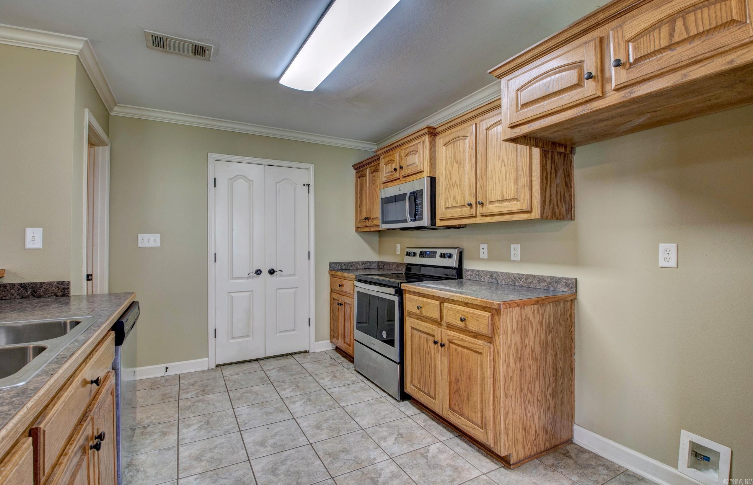 THE OAKS - Residential