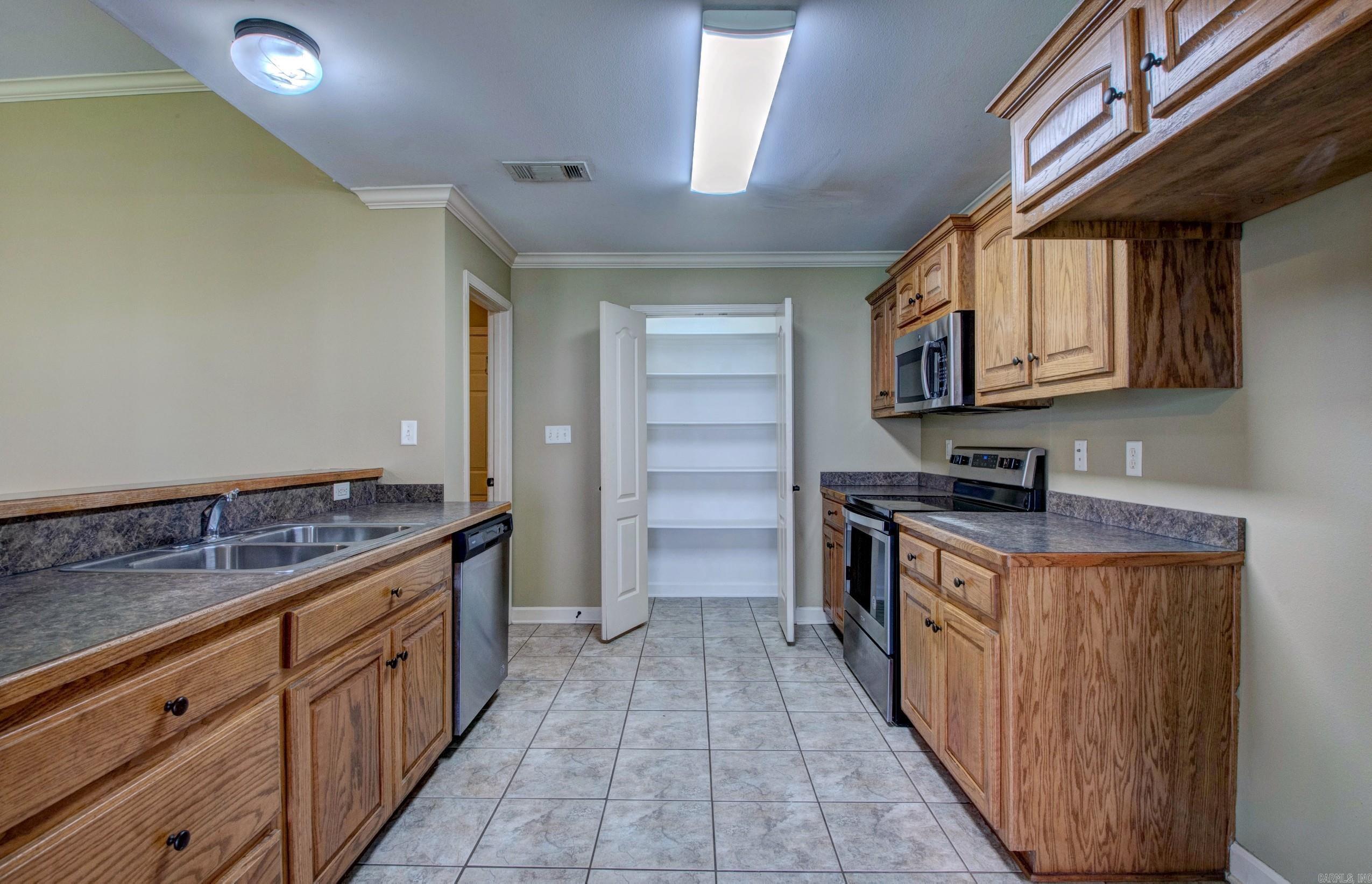 THE OAKS - Residential