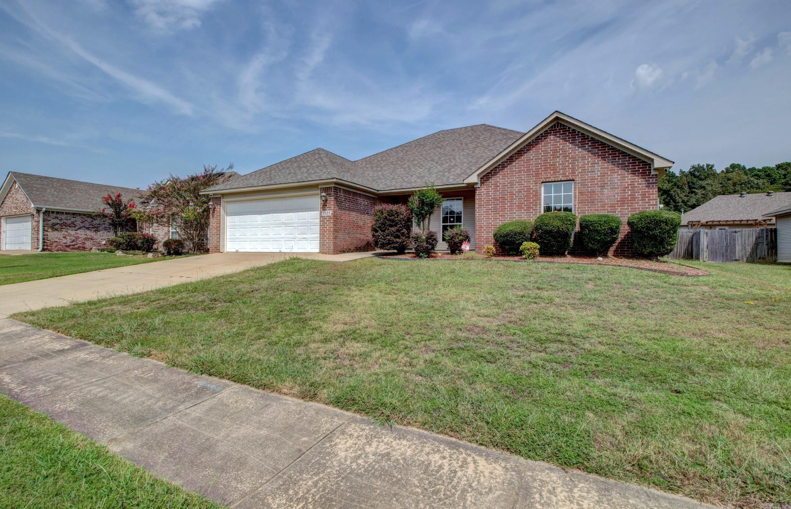 THE OAKS - Residential