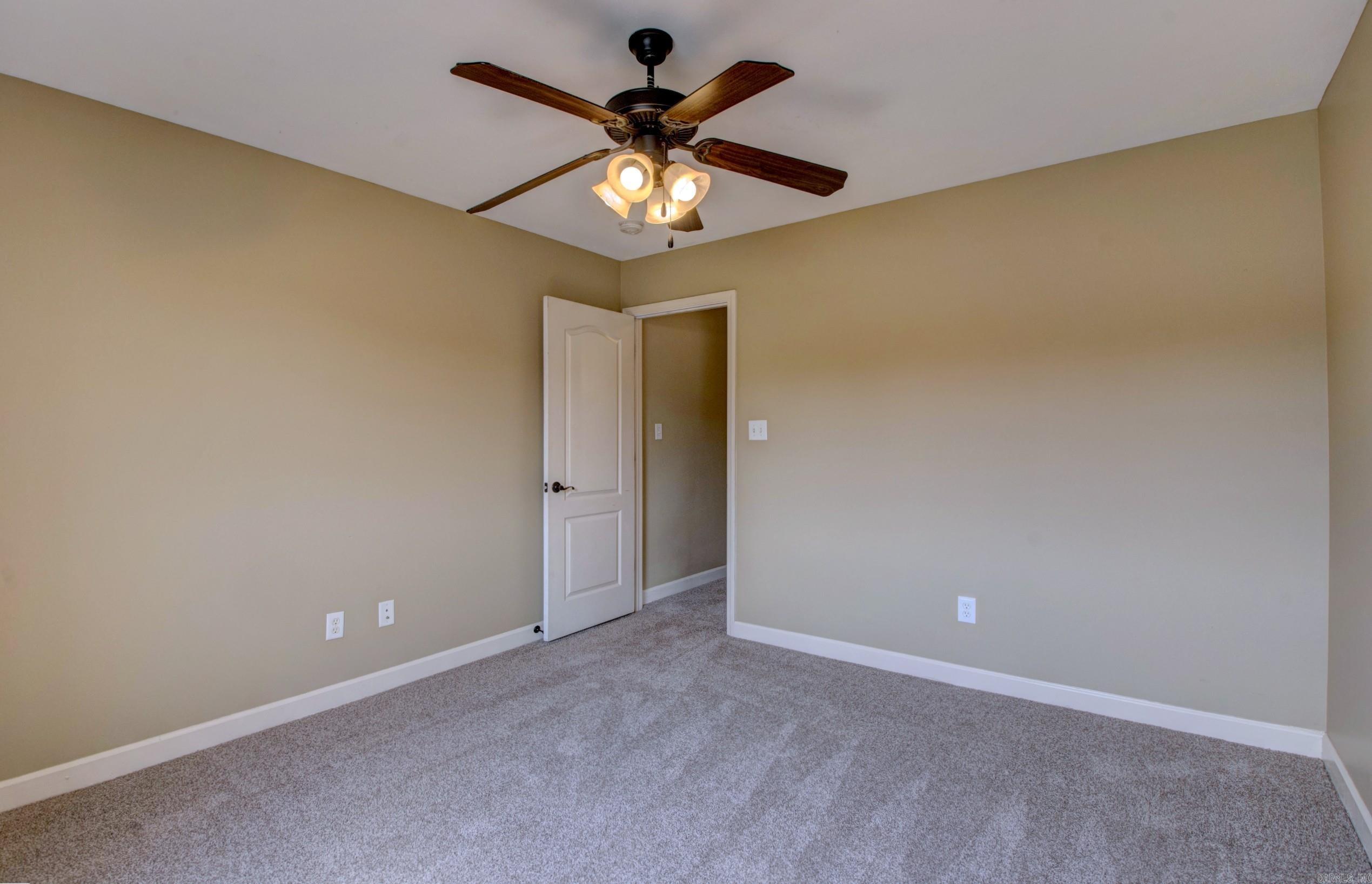 THE OAKS - Residential