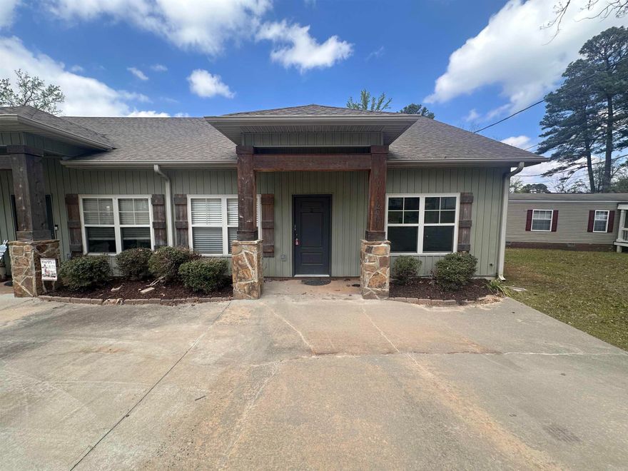 Discover this well-maintained duplex in Bryant, AR featuring a fenced-in yard and a back deck—ideal for outdoor relaxation and gatherings. The unit includes a refrigerator and offers easy outdoor access and private exterior space. Located near local conveniences in Bryant, this property provides a comfortable, low-maintenance living option.