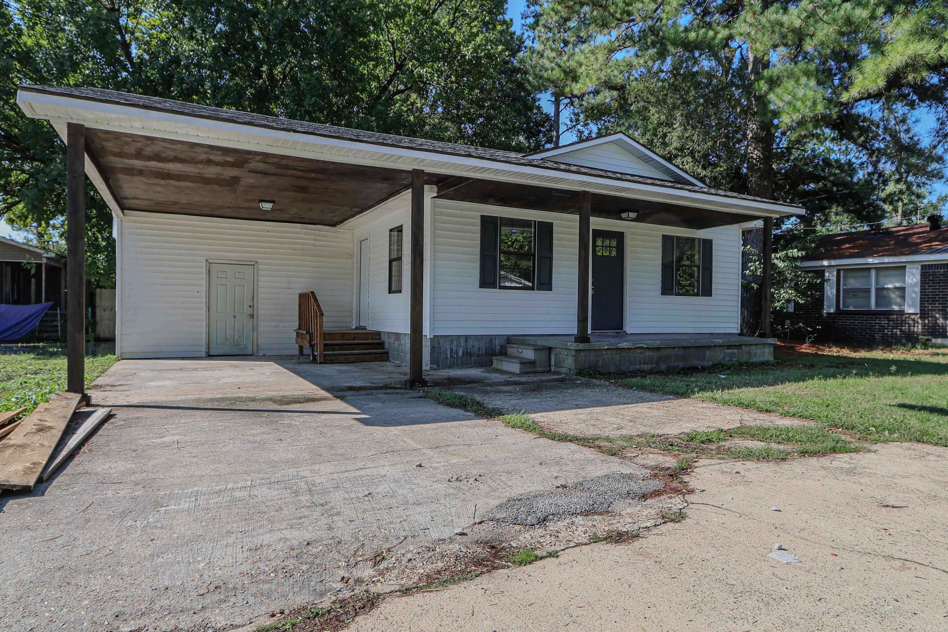 Check out this freshly remodeled 4-bedroom, 3-bath, all-electric home! With 1680 sqft +/- of living space on a slab foundation, it sits on a spacious 60Ć151 fenced lot. It's perfect for a family looking for a modern and comfortably priced large house to make a home.