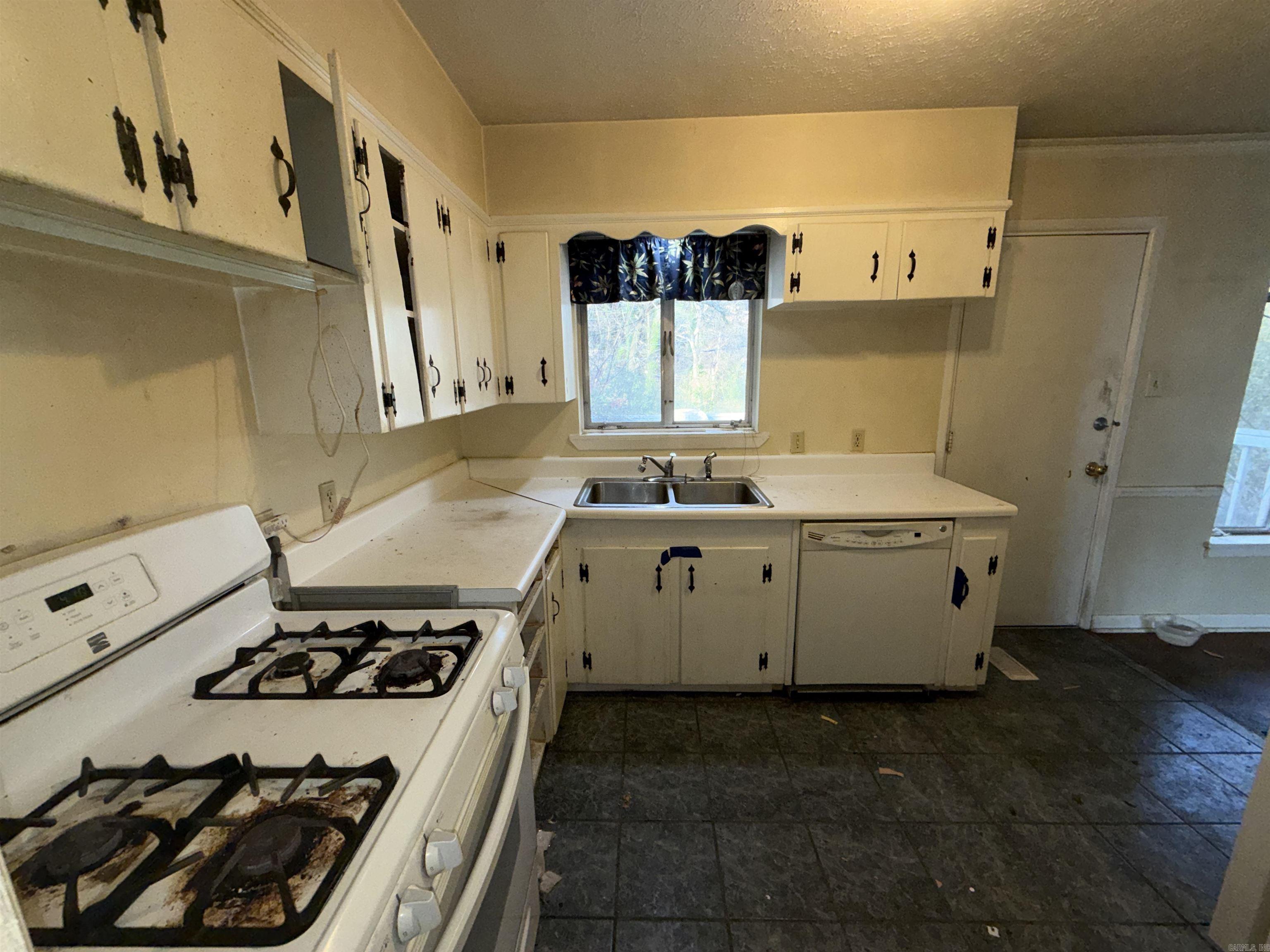 BROADMOOR ADDN - Residential