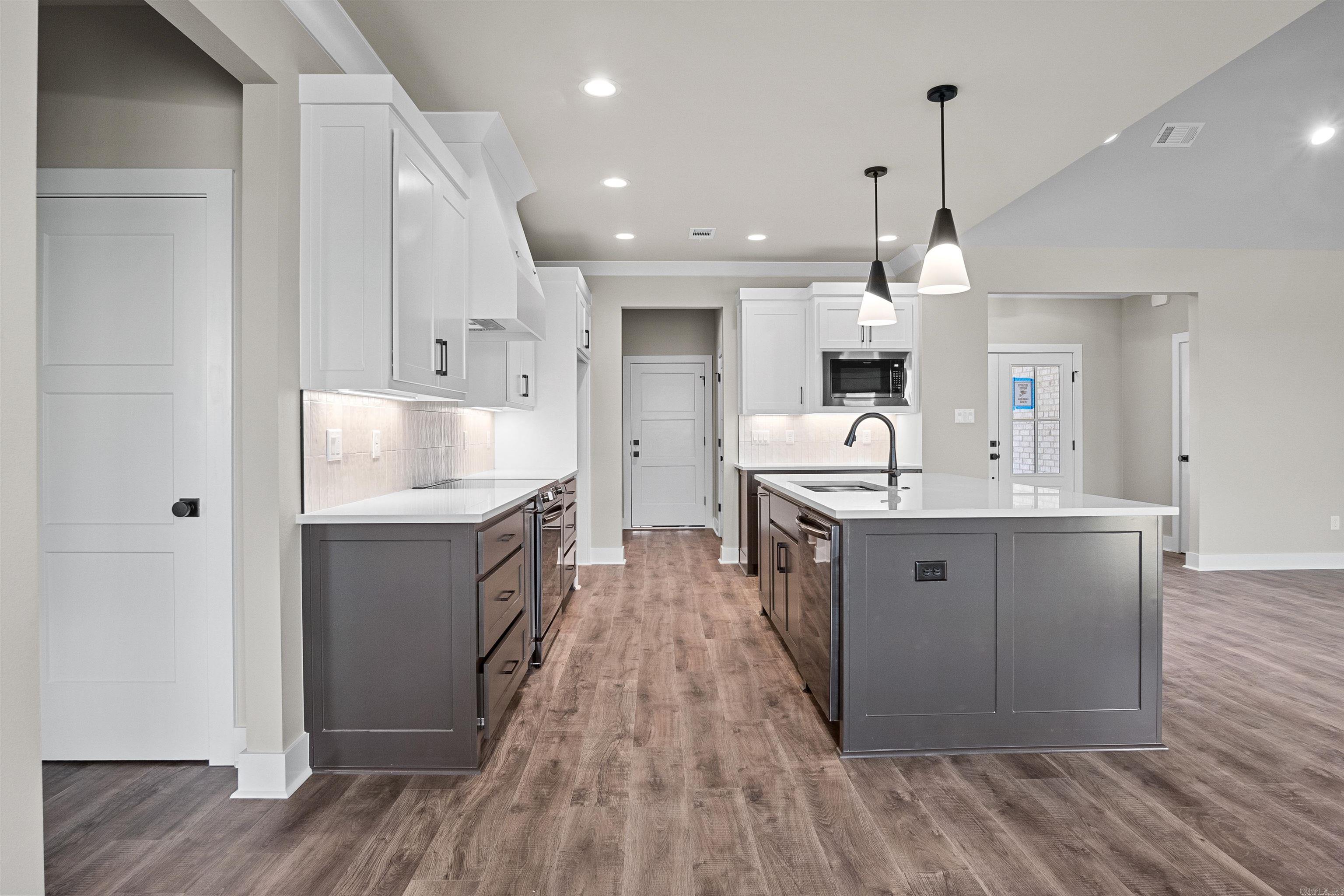 HIDDEN VALLEY ESTATES - Residential