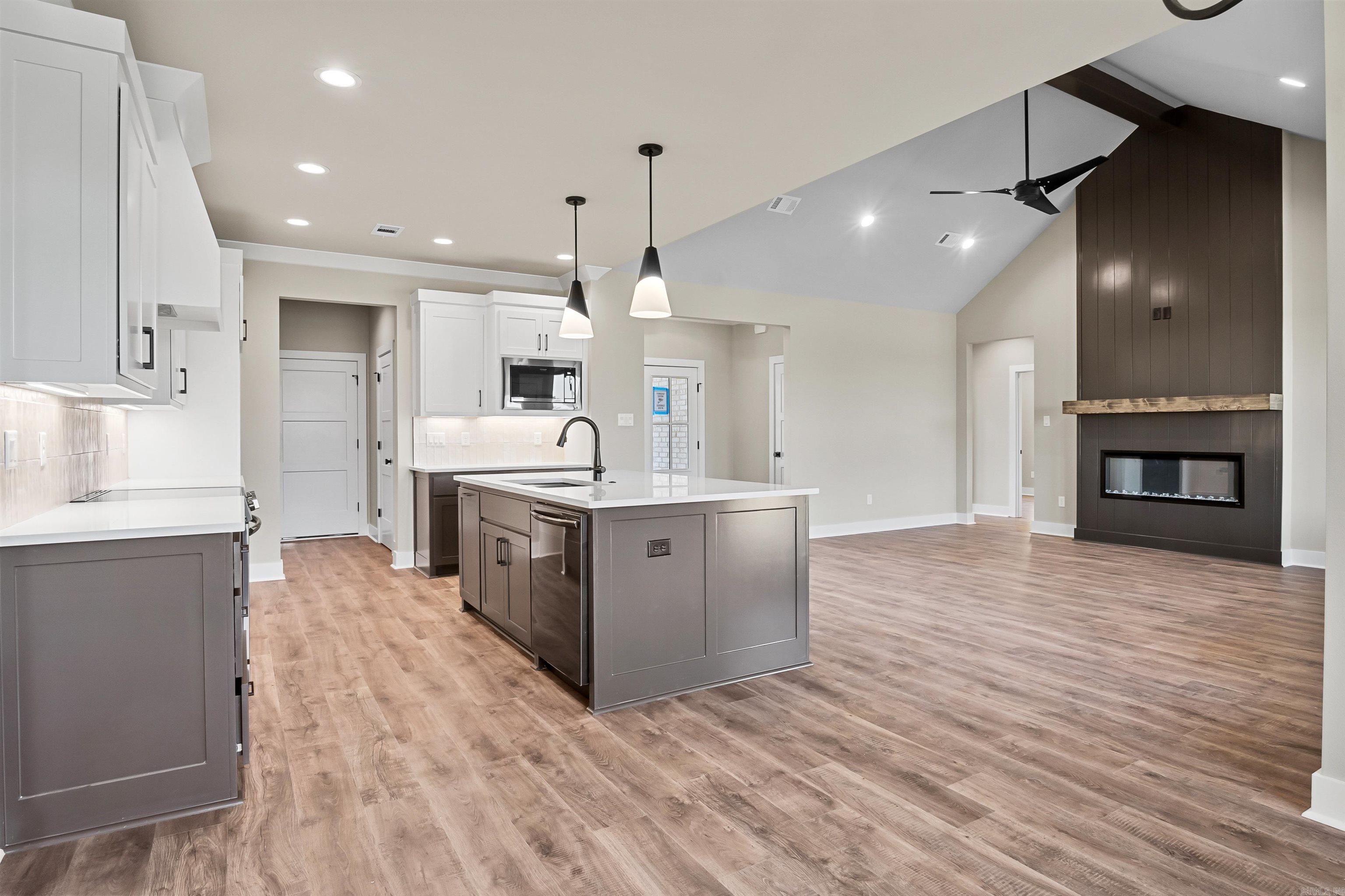 HIDDEN VALLEY ESTATES - Residential