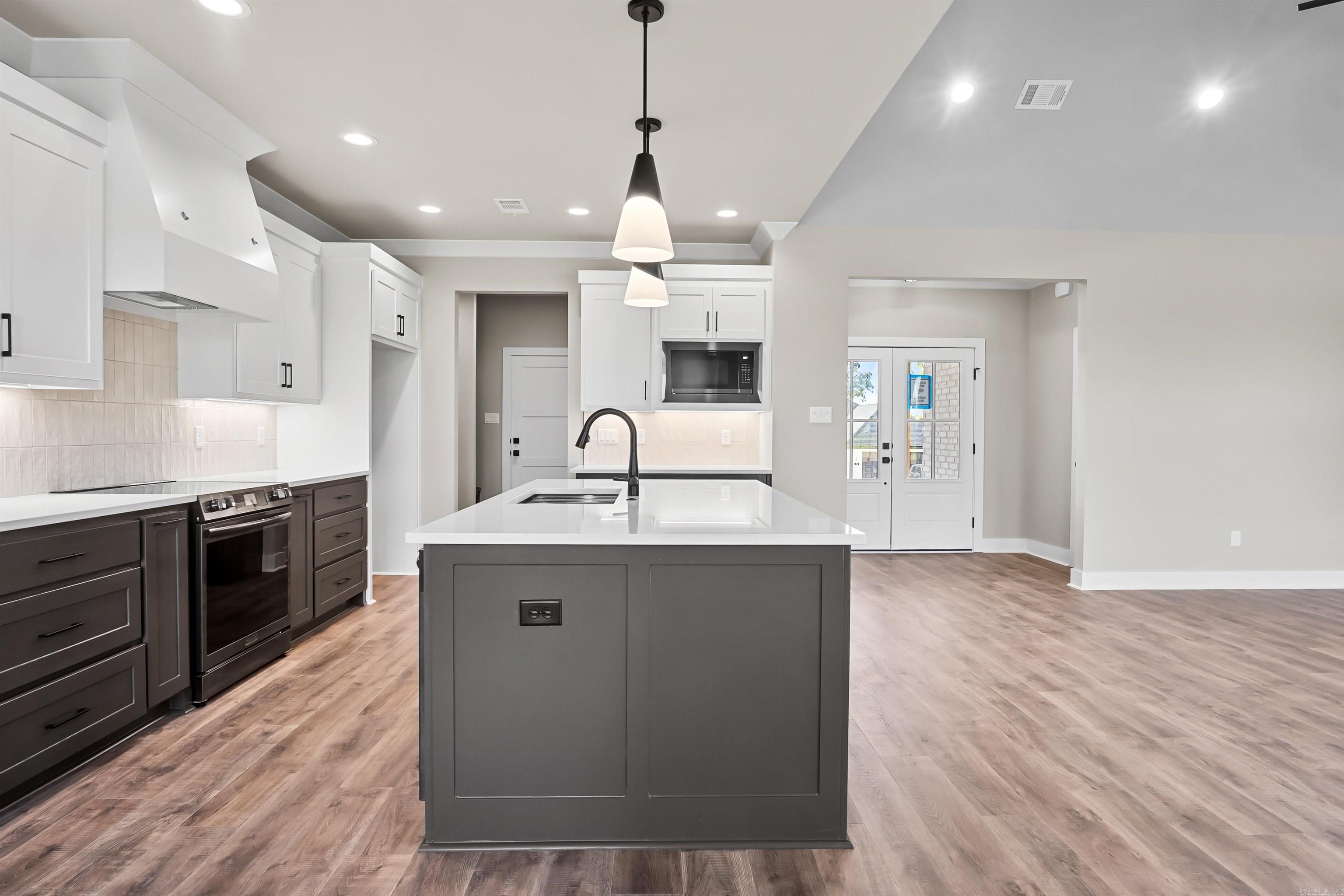 HIDDEN VALLEY ESTATES - Residential