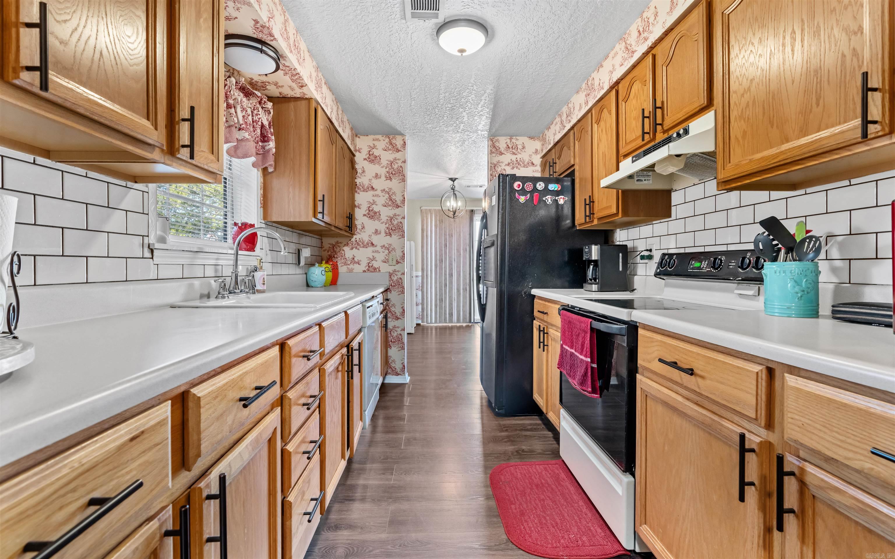 CHARMING HEIGHTS - Residential