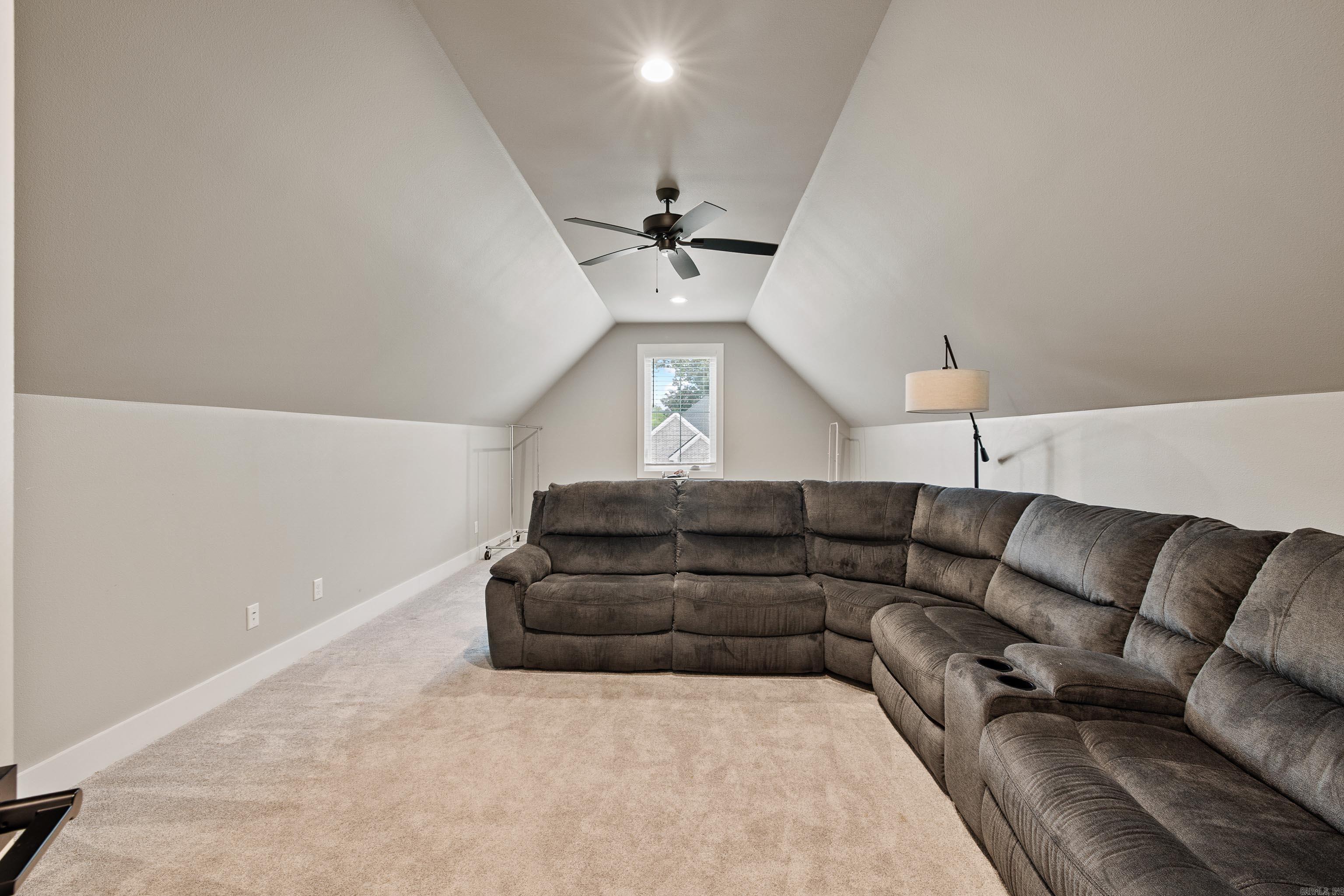 THE WOODS OF HURRICANE LAKE ESTA - Residential