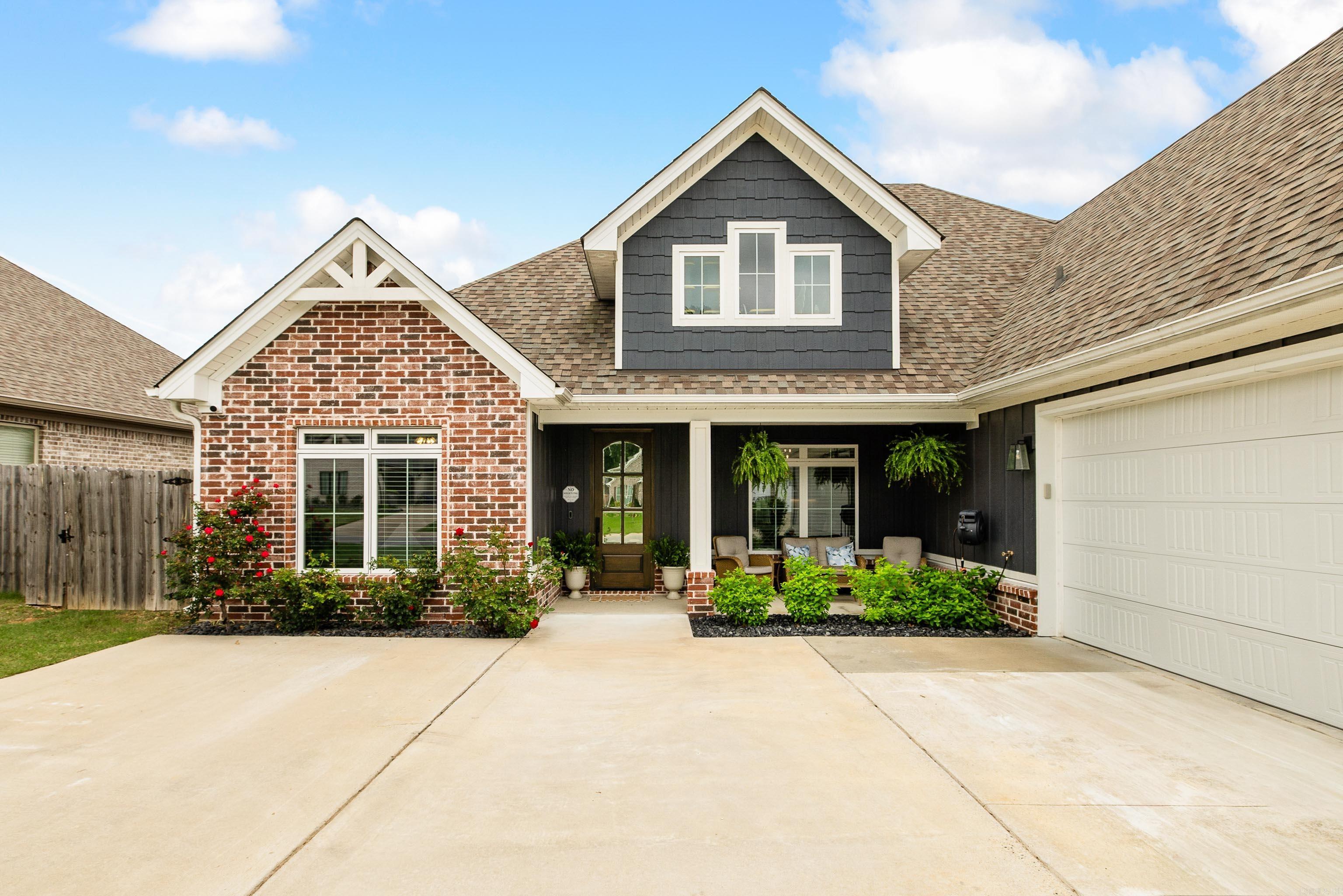 THE WOODS OF HURRICANE LAKE ESTA - Residential