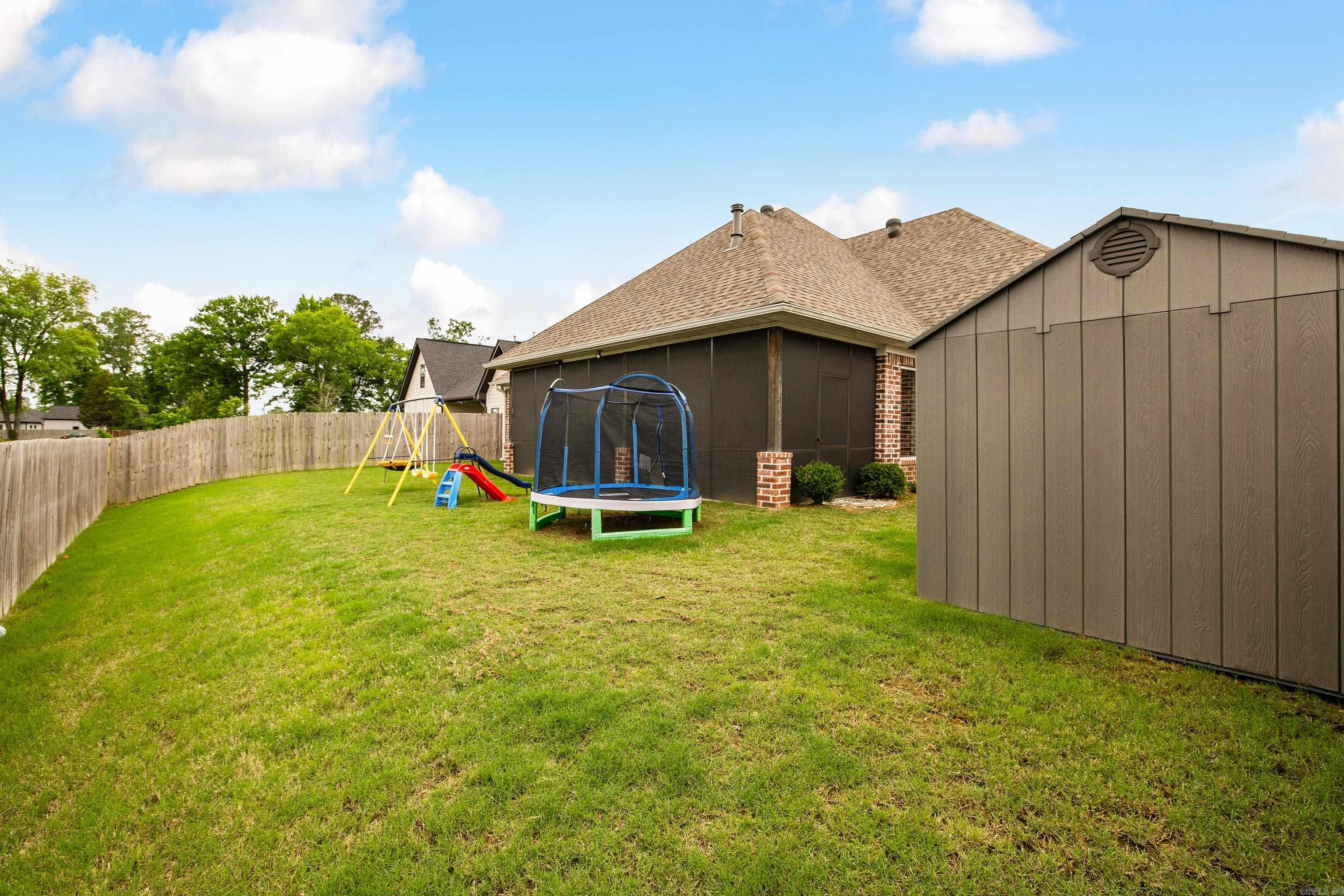 THE WOODS OF HURRICANE LAKE ESTA - Residential