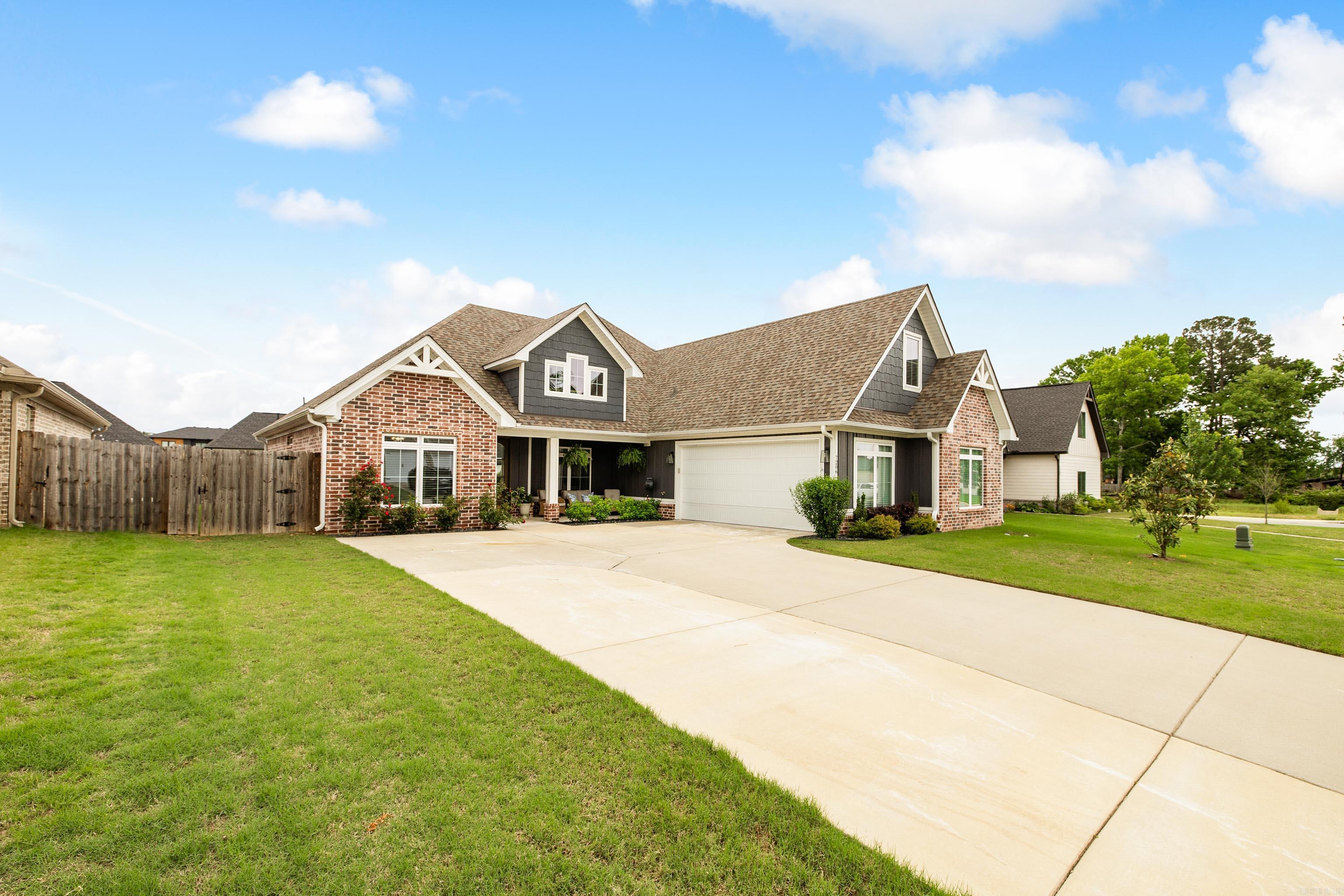 THE WOODS OF HURRICANE LAKE ESTA - Residential