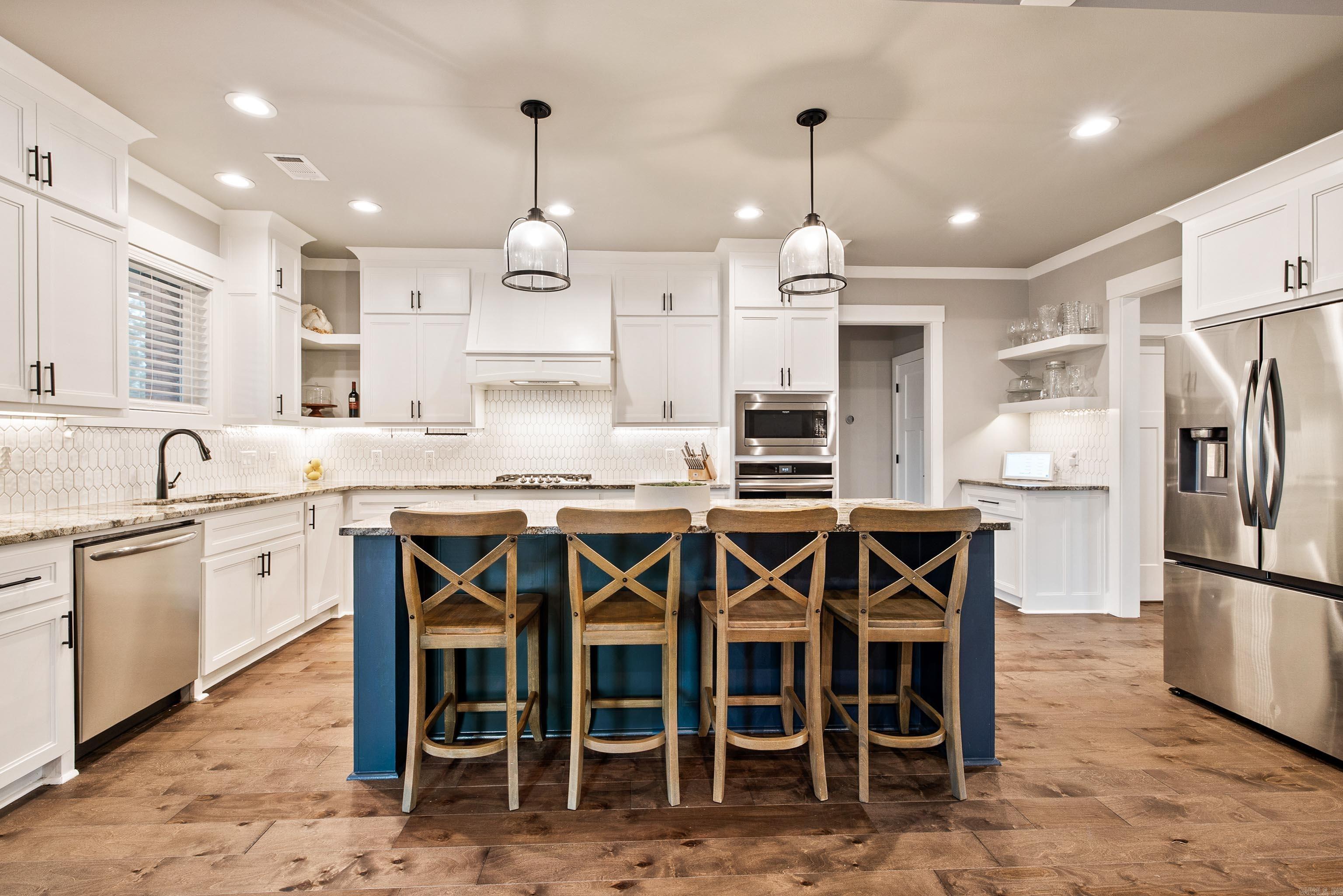 THE WOODS OF HURRICANE LAKE ESTA - Residential
