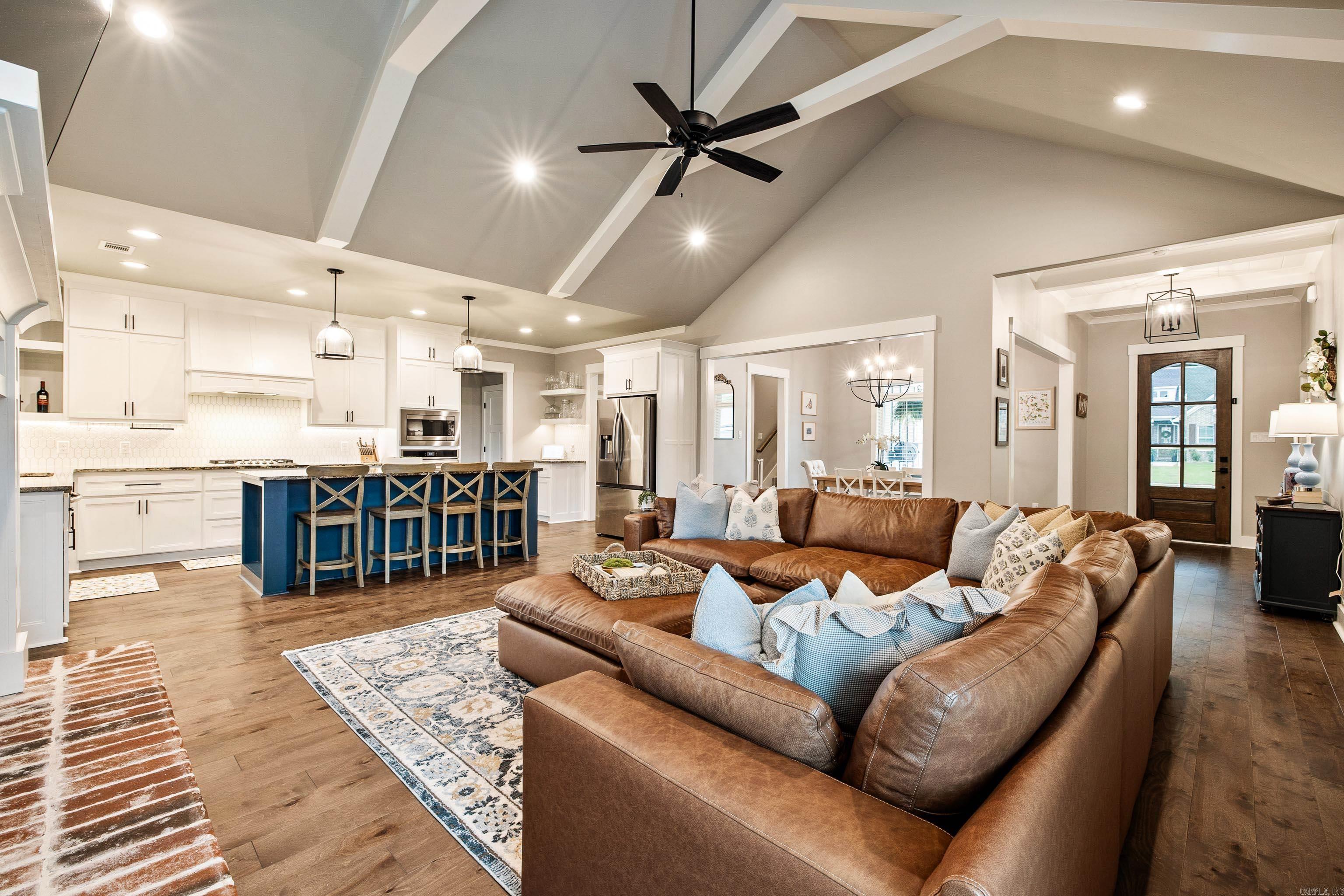 THE WOODS OF HURRICANE LAKE ESTA - Residential