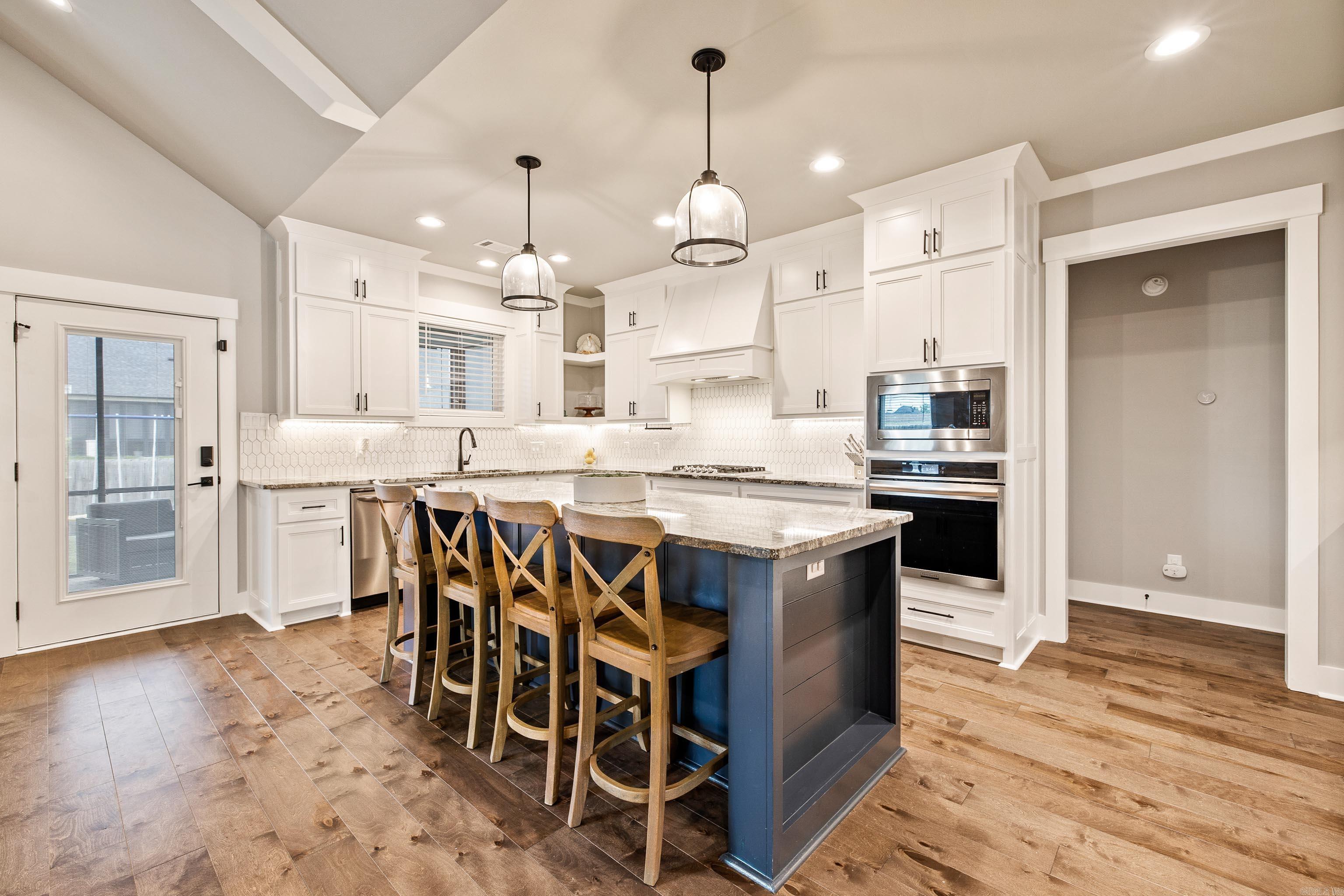 THE WOODS OF HURRICANE LAKE ESTA - Residential