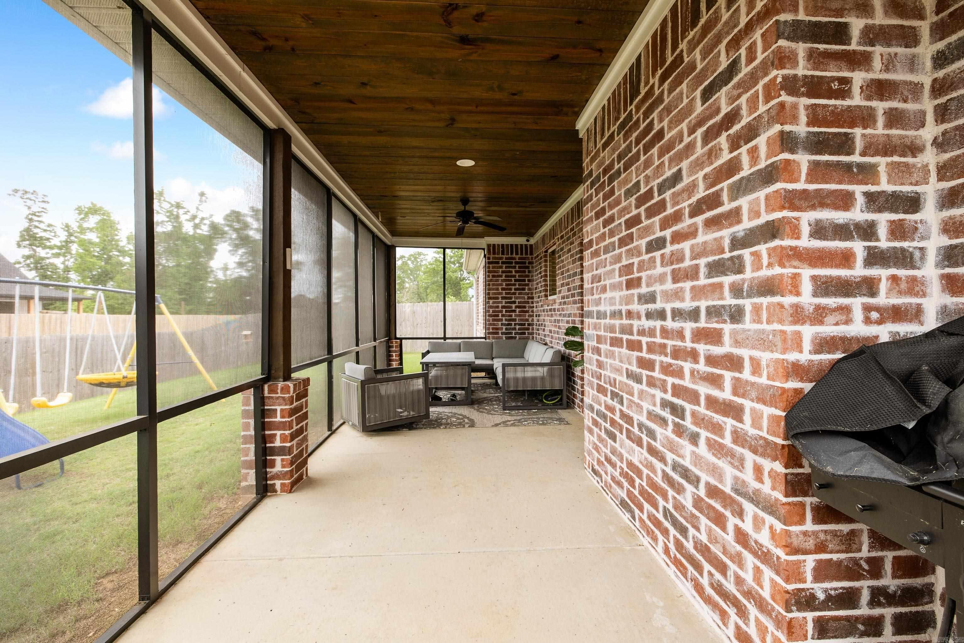 THE WOODS OF HURRICANE LAKE ESTA - Residential