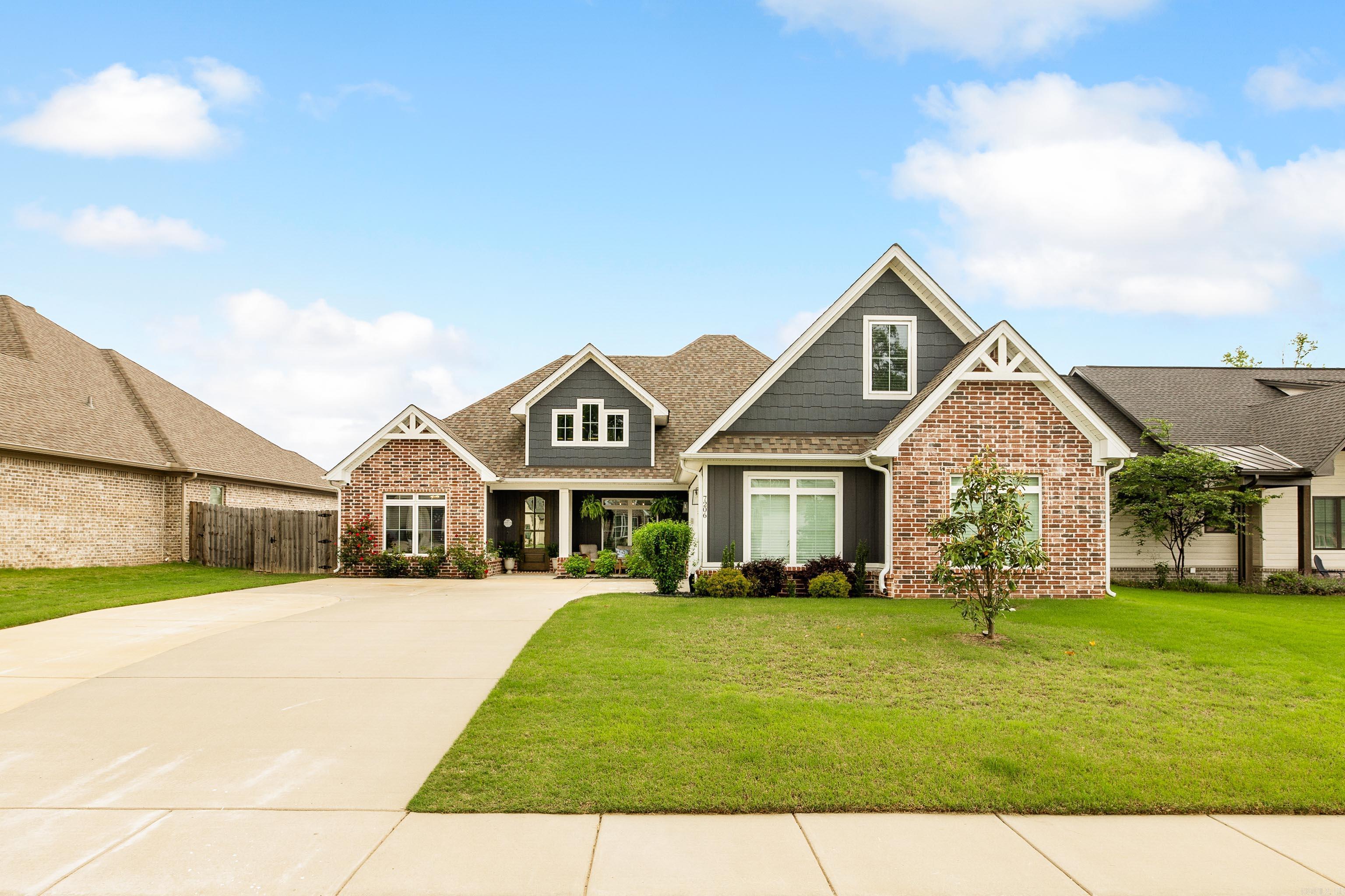 THE WOODS OF HURRICANE LAKE ESTA - Residential