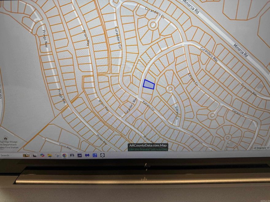 THIS PROPERTY IS CLOSE TO GOLF & WATER...MAKE ARRANGEMENTS WITH YOUR REALTOR, AND IF YOU DON'T HAVE ONE, CALL THE LISTING AGENT...     PLEASE READ AGENTS REMARKS...