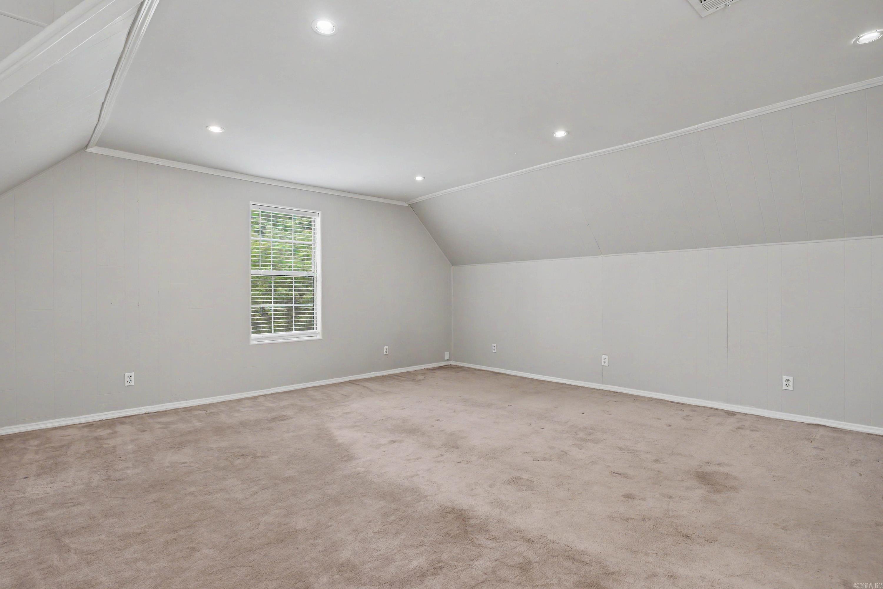 GREEN HILLS - Residential